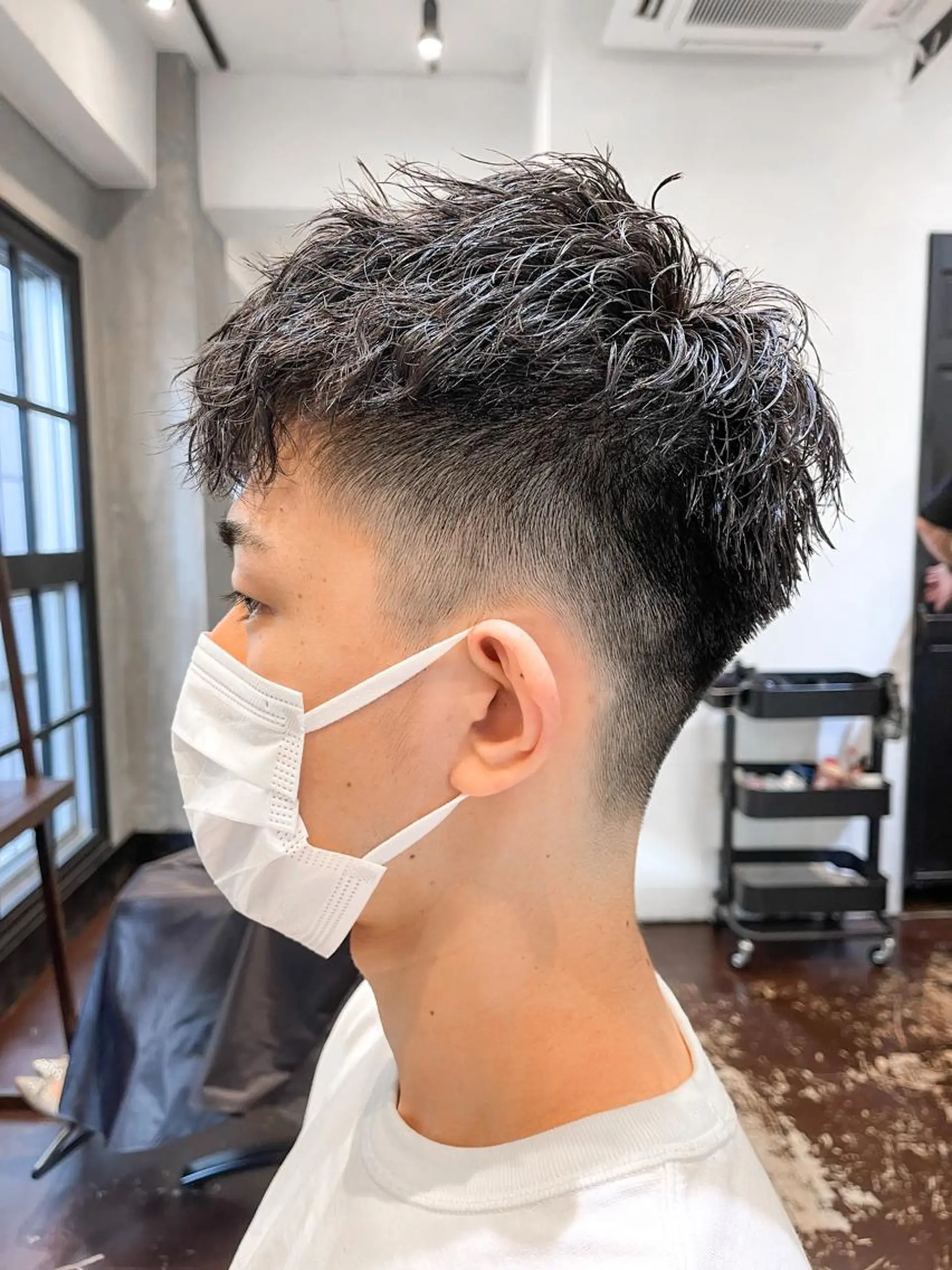 ショート パーマ メンズ フェードカット メンズパーマ ツイストスパイラルパーマ スパイラルパーマ カット パーマ トリートメント ヘアセット 新宿メンズ専門 モテ清潔感パーマ特化のヘアスタイル