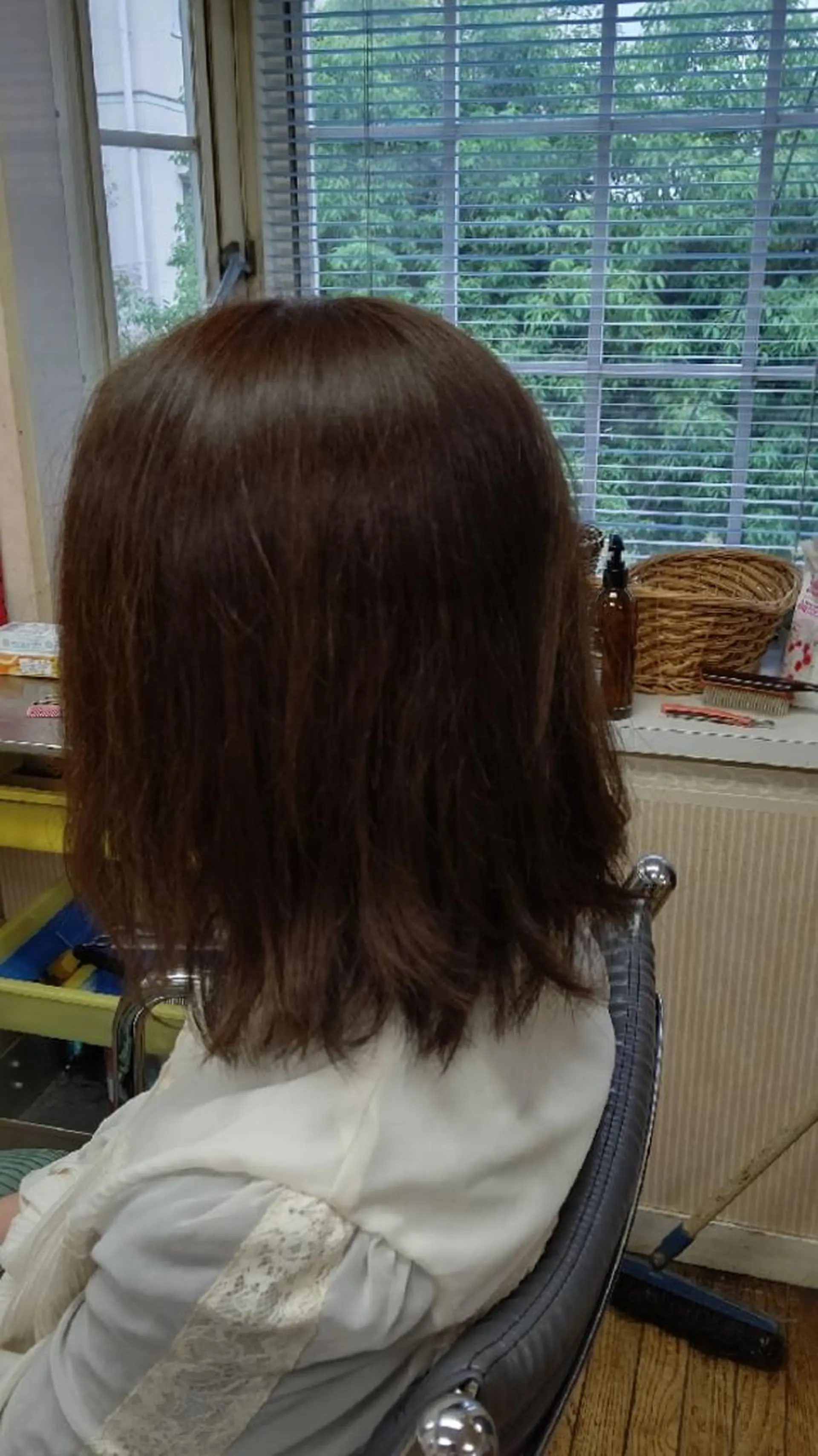 ミディアム カラー アディクシーカラー アッシュ ブルーカラー 透明感カラー カット ヘアカラー トリートメント Uketoru 横田健のヘアスタイル