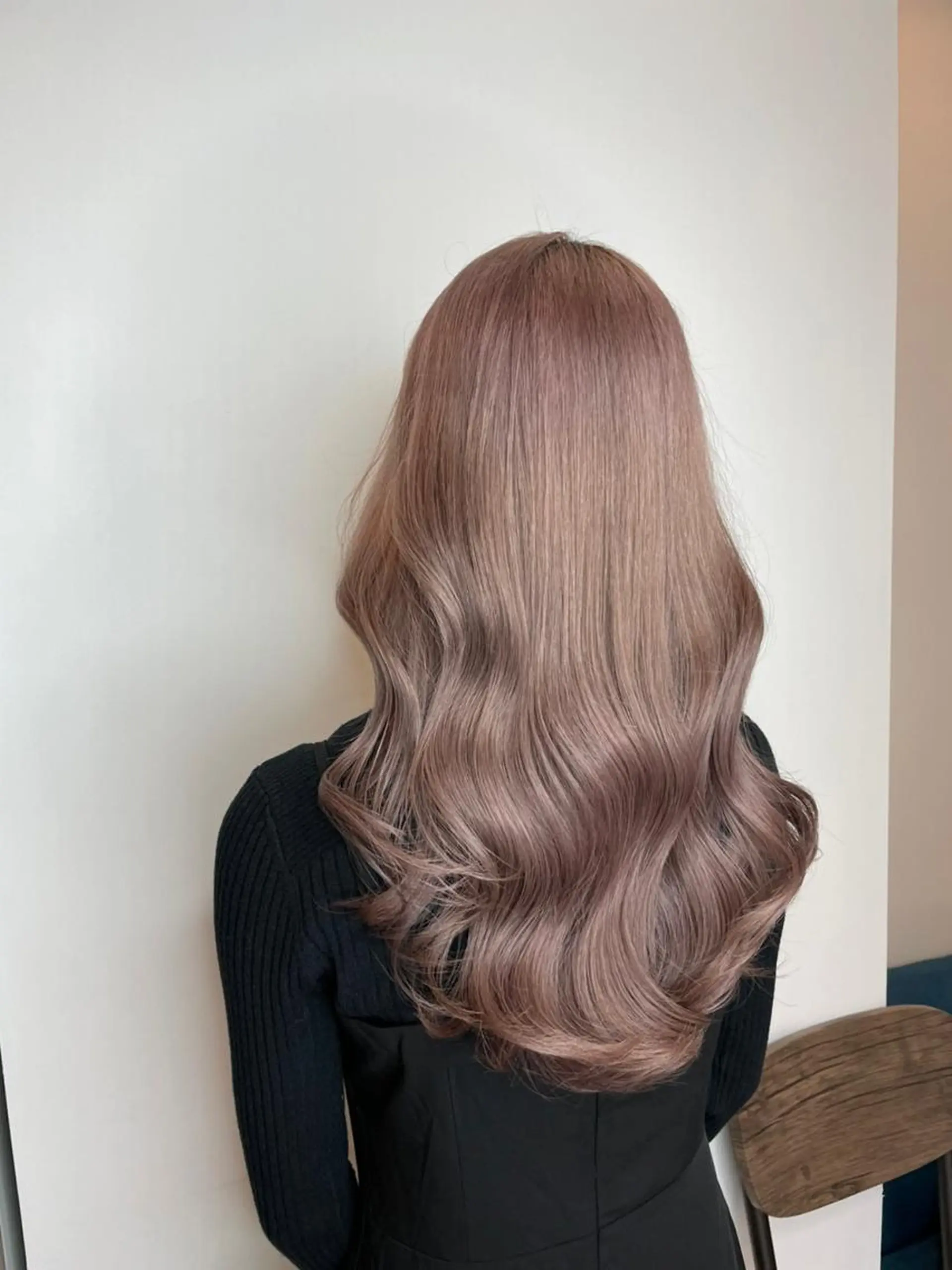 ロング カラー パーマ ヘアアレンジ 成人式 アディクシーカラー アッシュ バレイヤージュ ミストバング N° +aero 横浜のヘアスタイル