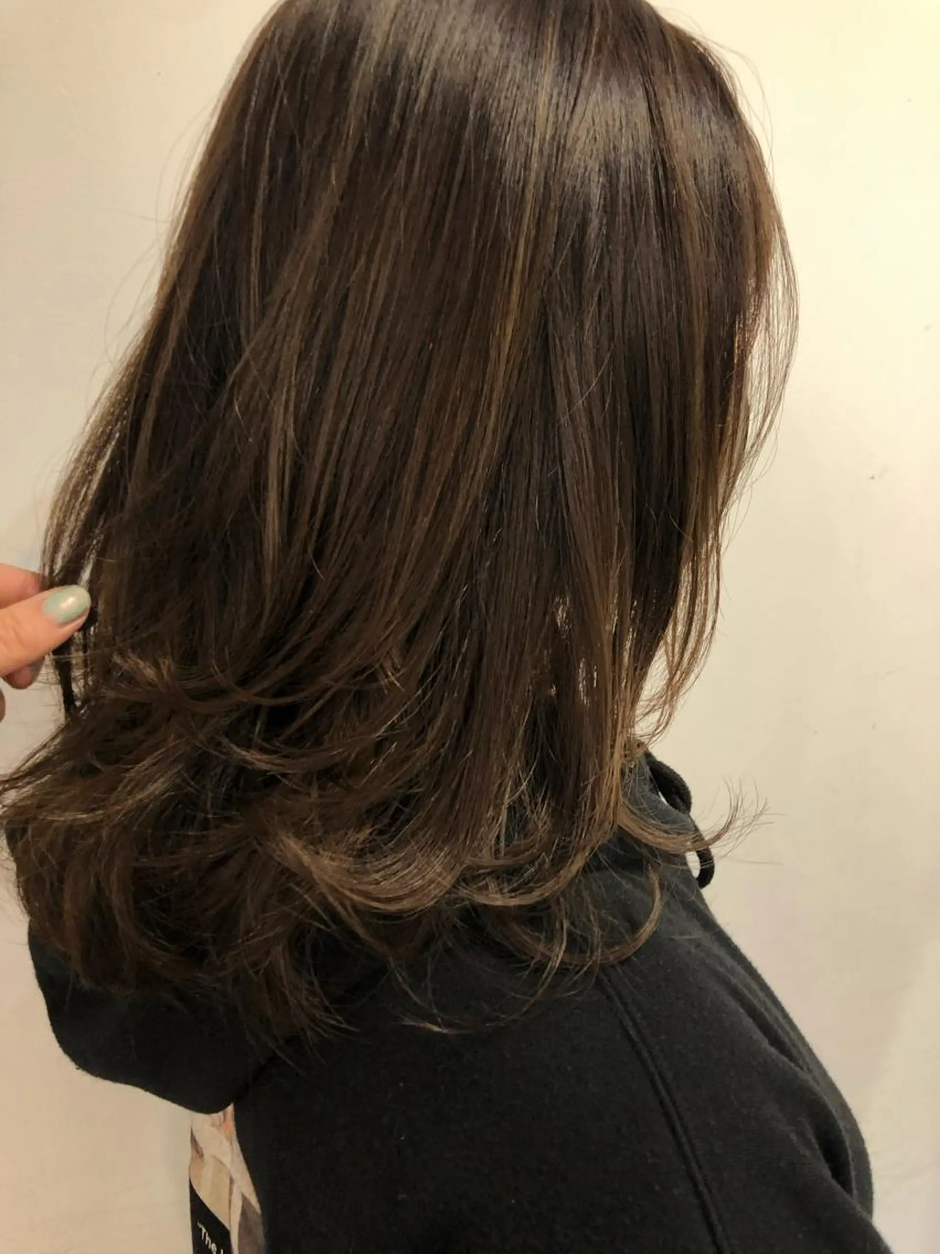 ミディアム カラー ベージュカラー ハイライトカラー ハイライト hazuki 🌝のヘアスタイル