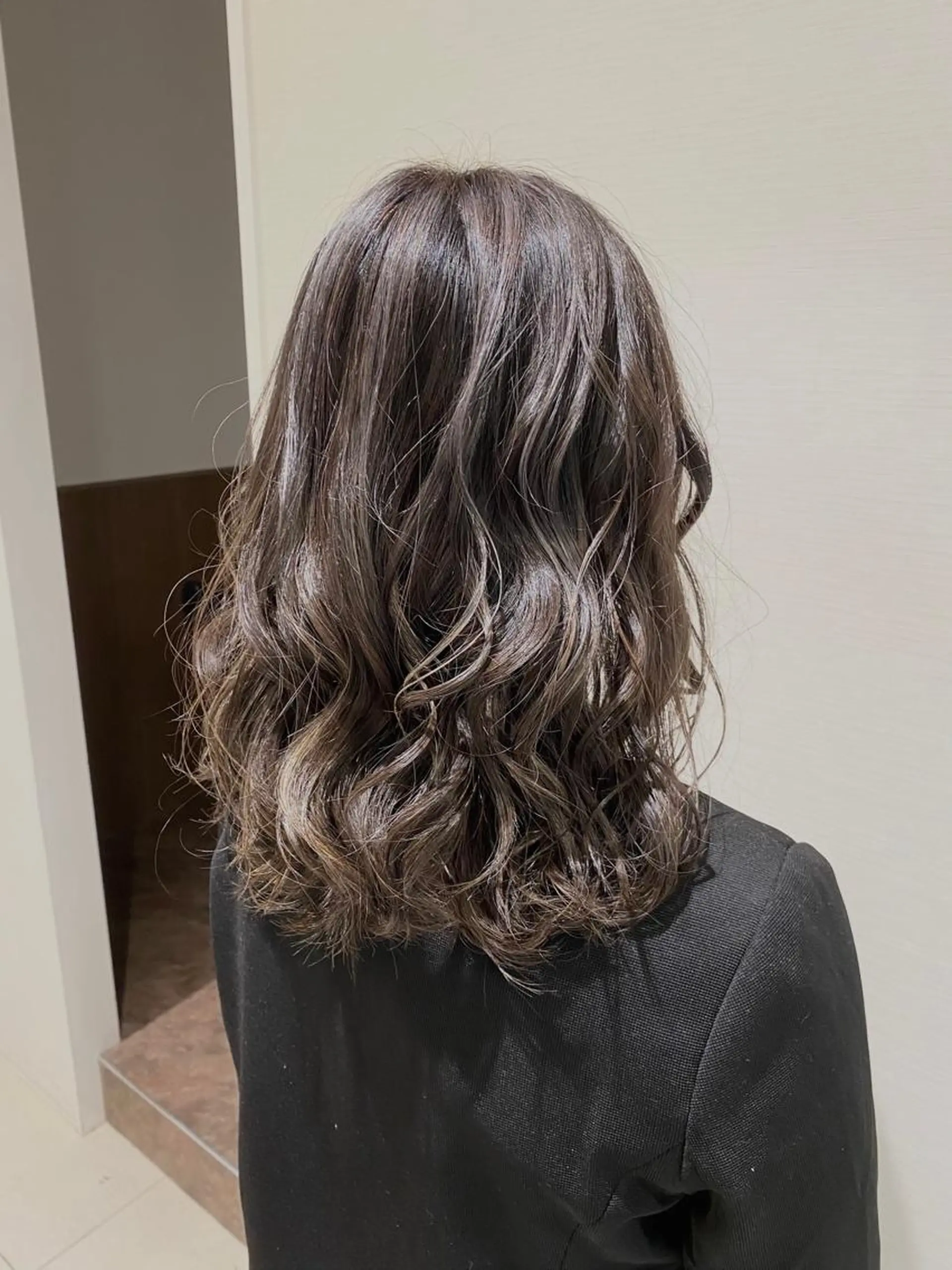 セミロング カラー 横山 直輝のヘアスタイル