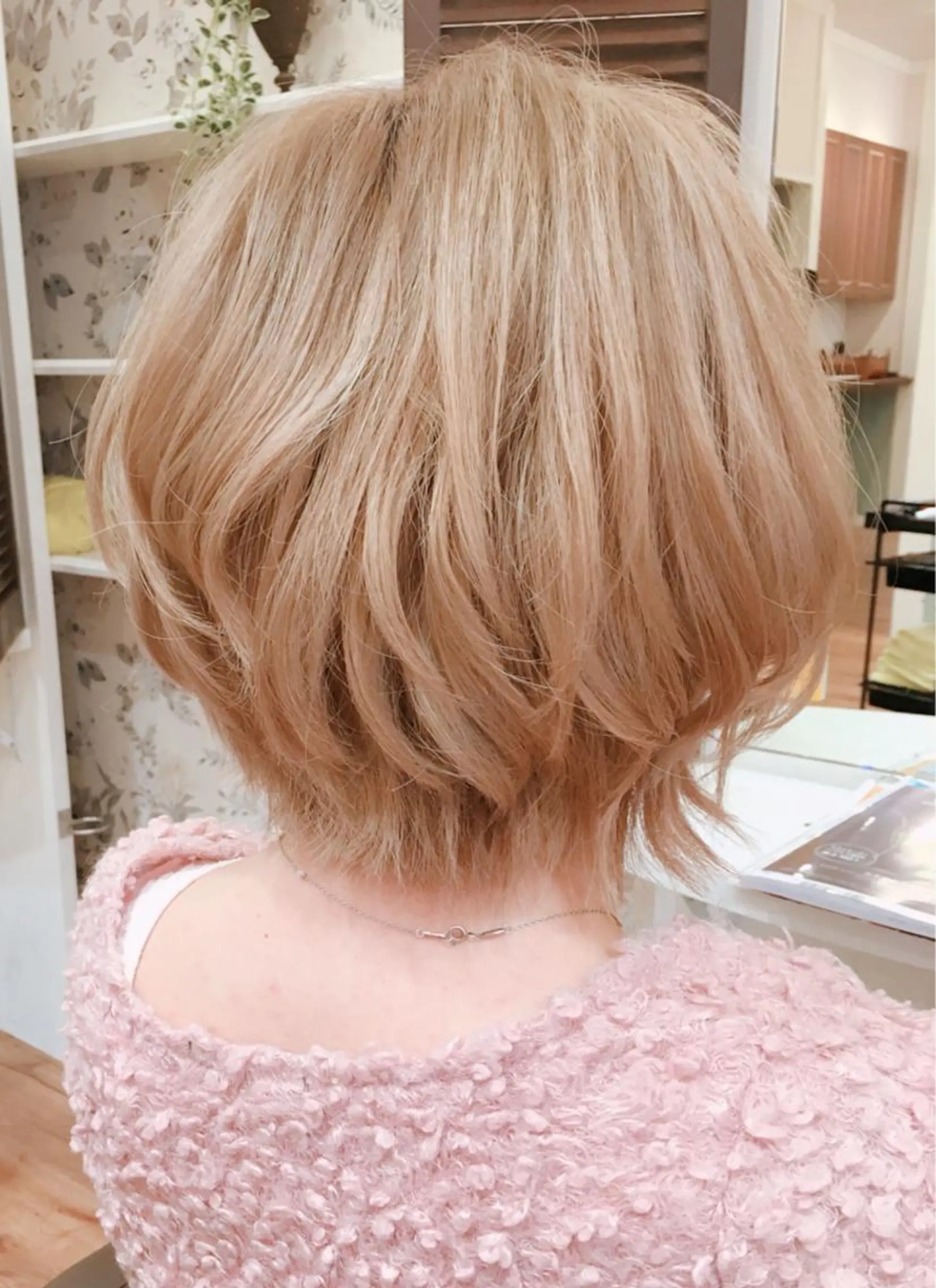 ショート カラー ハイトーンカラー ショートヘア ビーズアモール 豊田店のヘアスタイル