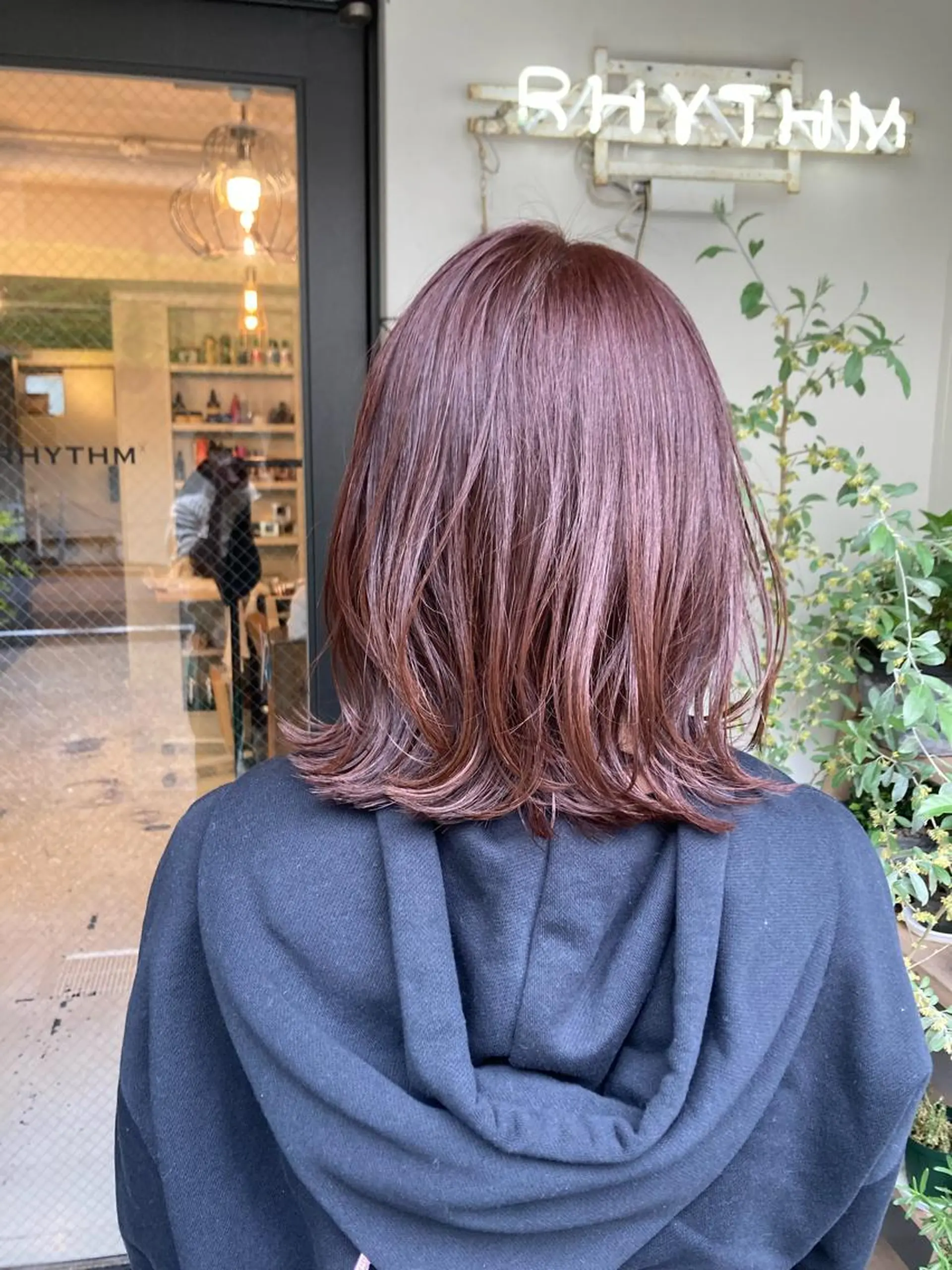 セミロング セミロングパーマ ピンクブラウン エギョモリ ヨシンモリ おくれ毛 ✂︎岡根 京花✂︎のヘアスタイル