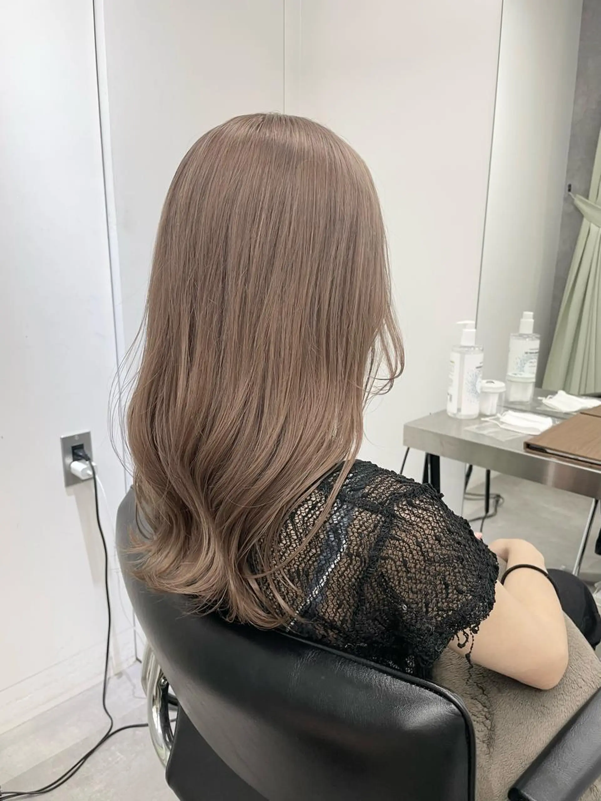 セミロング カラー 透明感カラー ヘアカラー 湯田実津希🤎 ﾐﾙｸﾃｨ専門のヘアスタイル