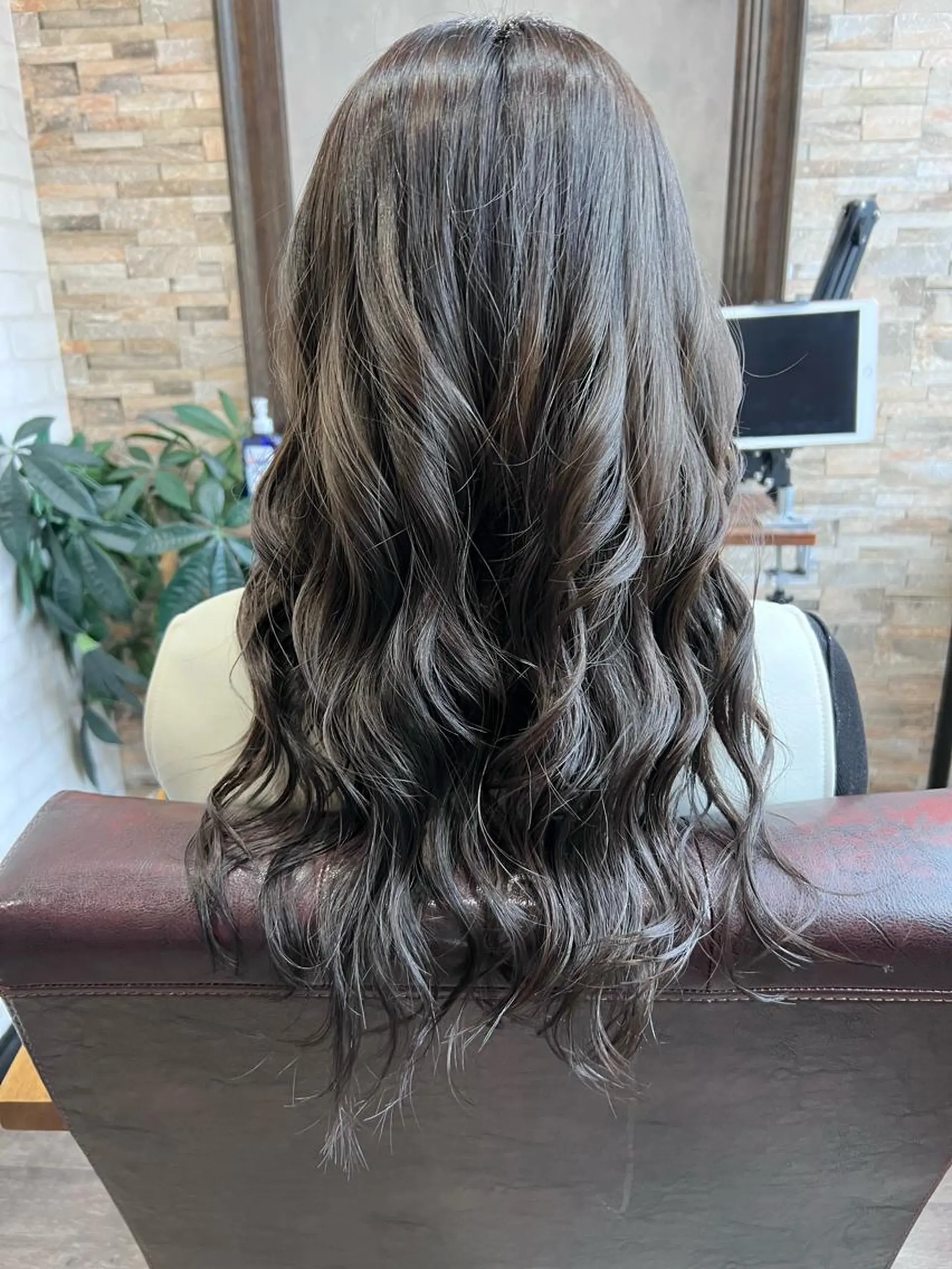 ロング カラー 透明感カラー グレージュ カット ヘアカラー トリートメント 川村 昌広のヘアスタイル