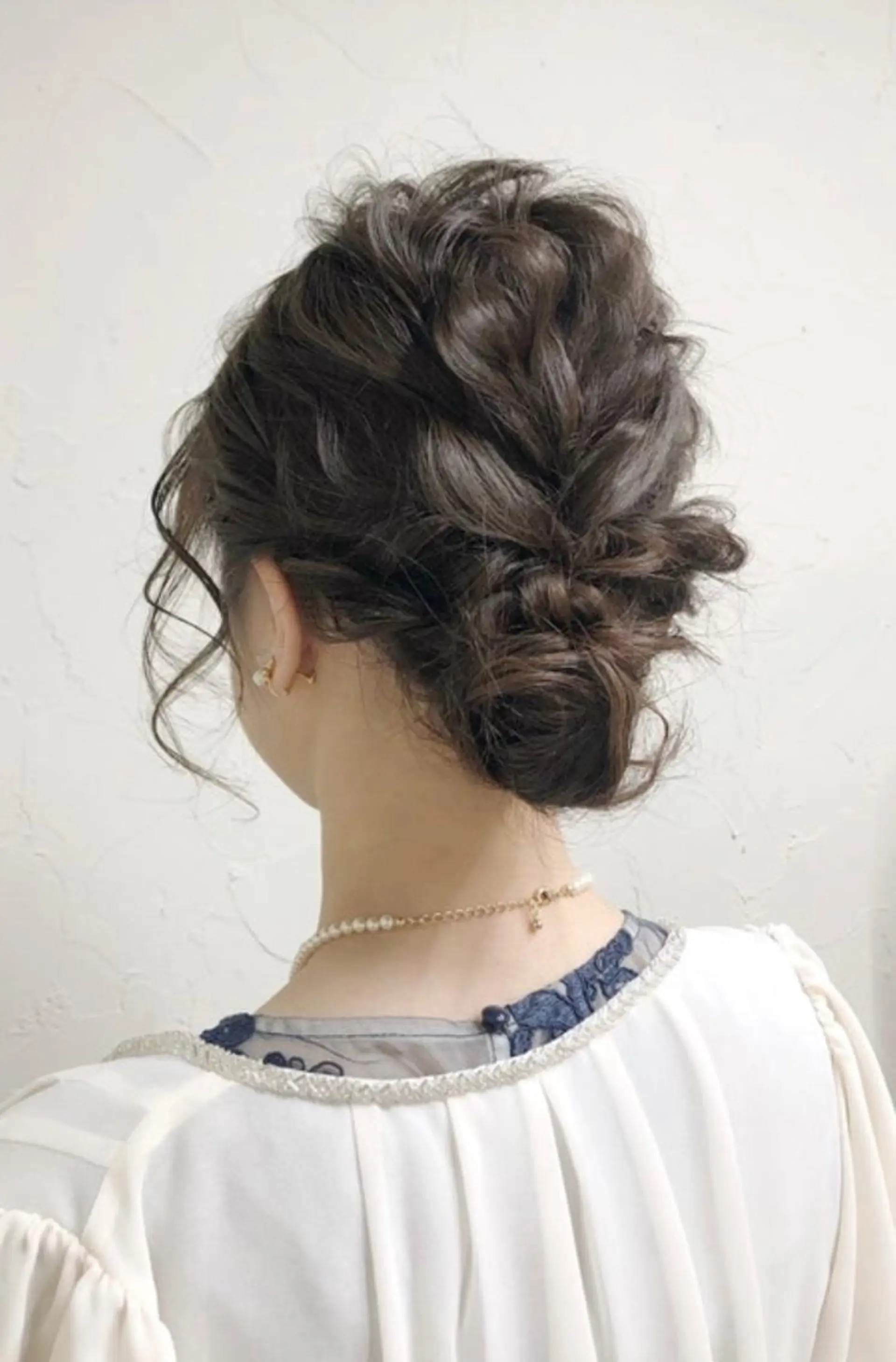 セミロング カレンダー 弁天町Tomoのヘアスタイル