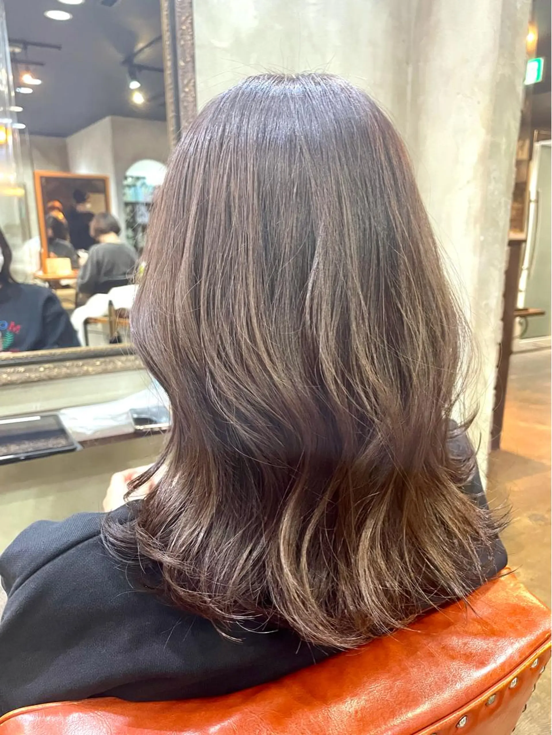セミロング 外ハネヘア 鈴木 雅人のヘアスタイル