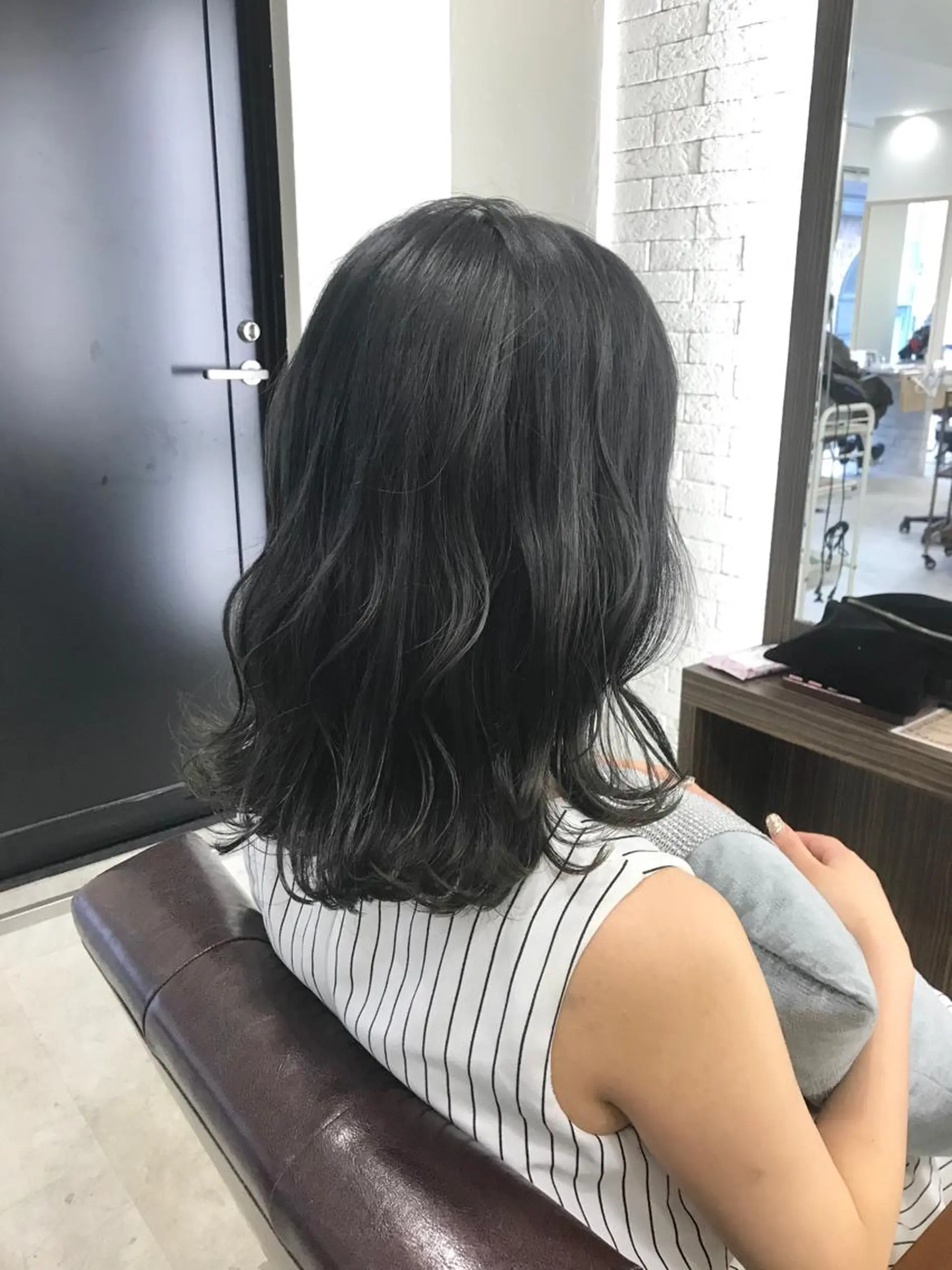 ミディアム カラー アッシュ アッシュグレー 透明感カラー マンツーマン/透明感 foi hairのヘアスタイル