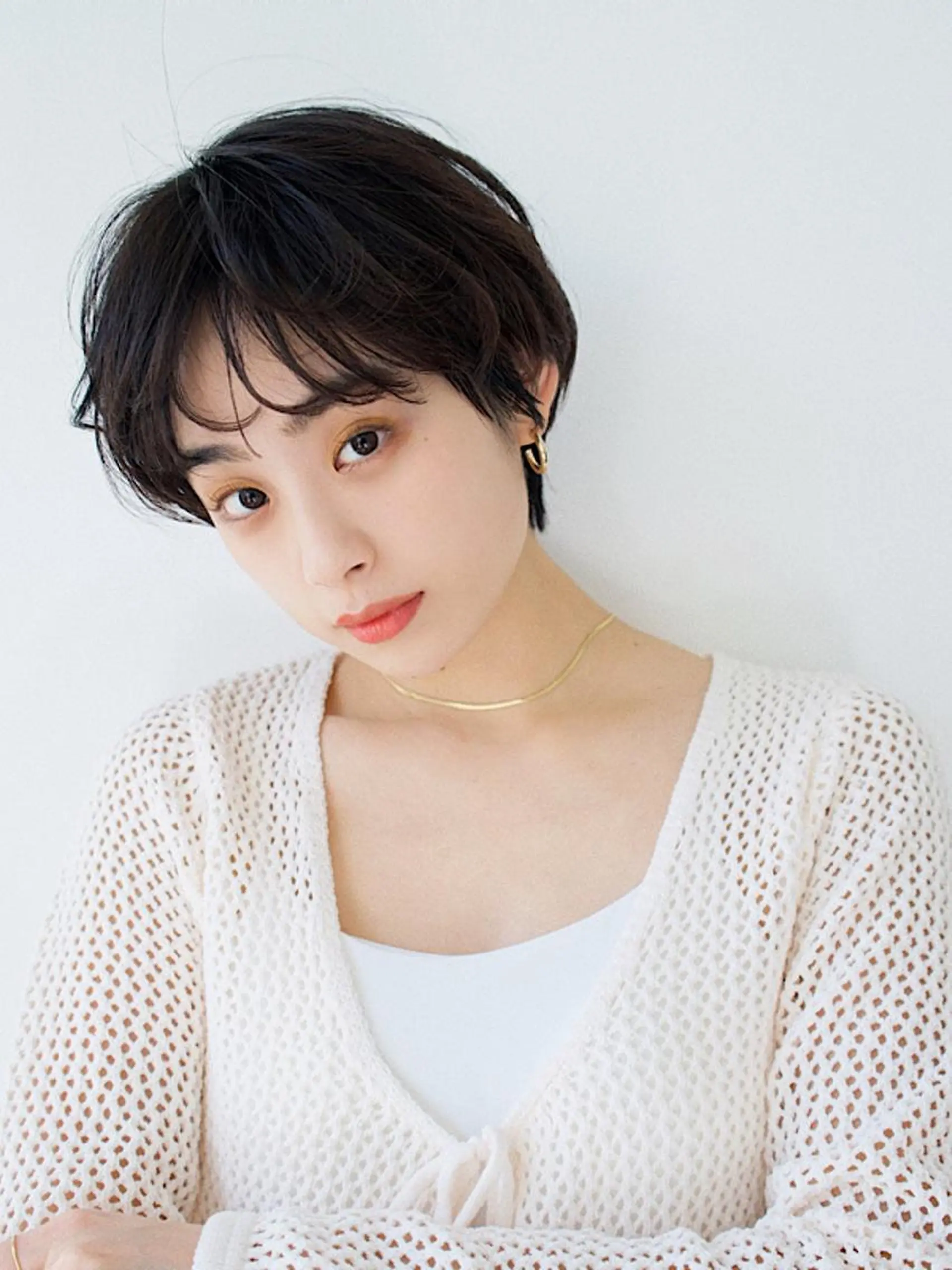 ショート 切りっぱなしボブ ショートボブ ボブ ハイライト シースルーバング デザインカラー茅ヶ崎 オオタ カズキのヘアスタイル