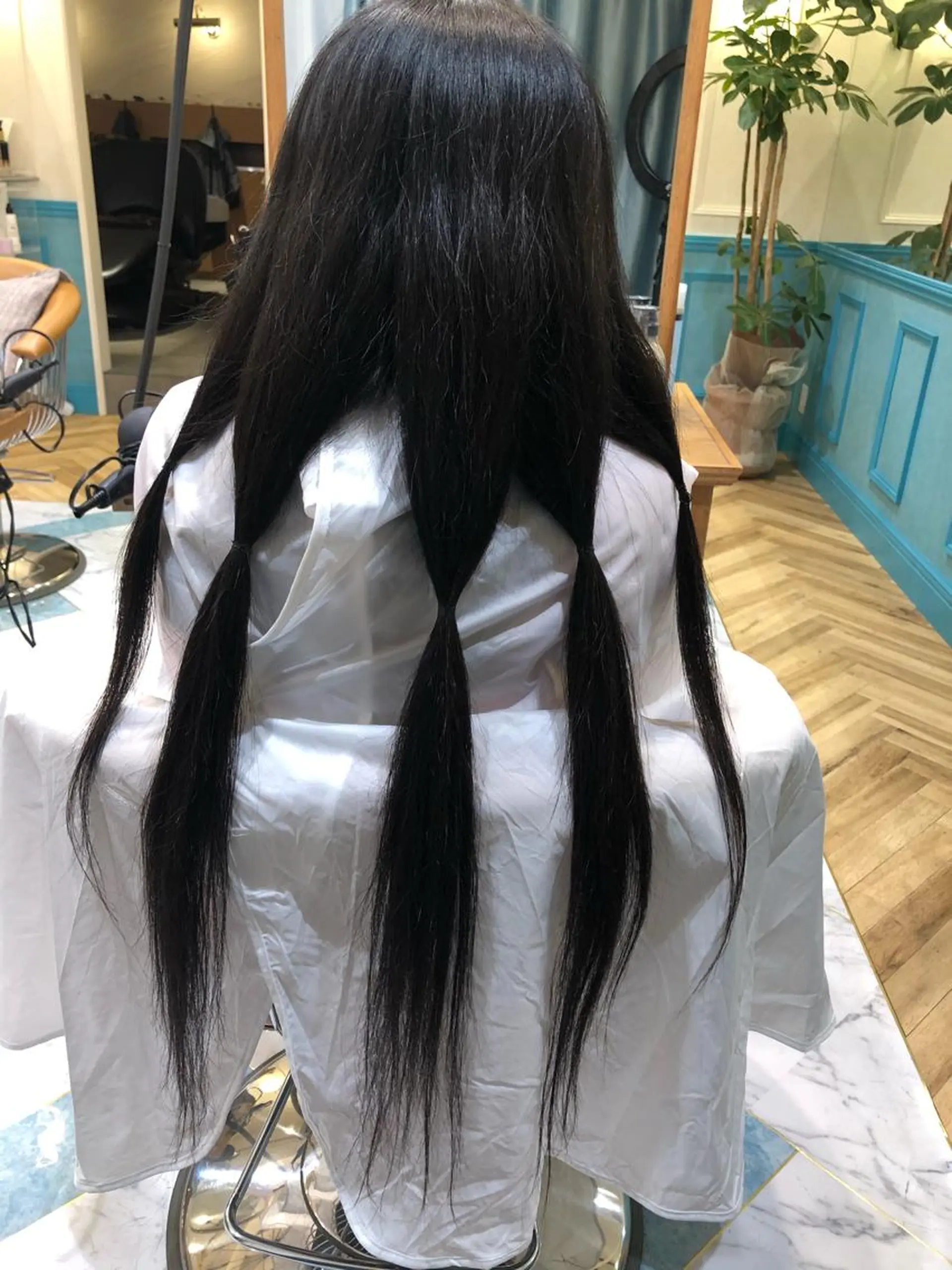 セミロング カラー パーマ ヘアアレンジ カット トリートメント Londideal 高橋ヒロシのヘアスタイル