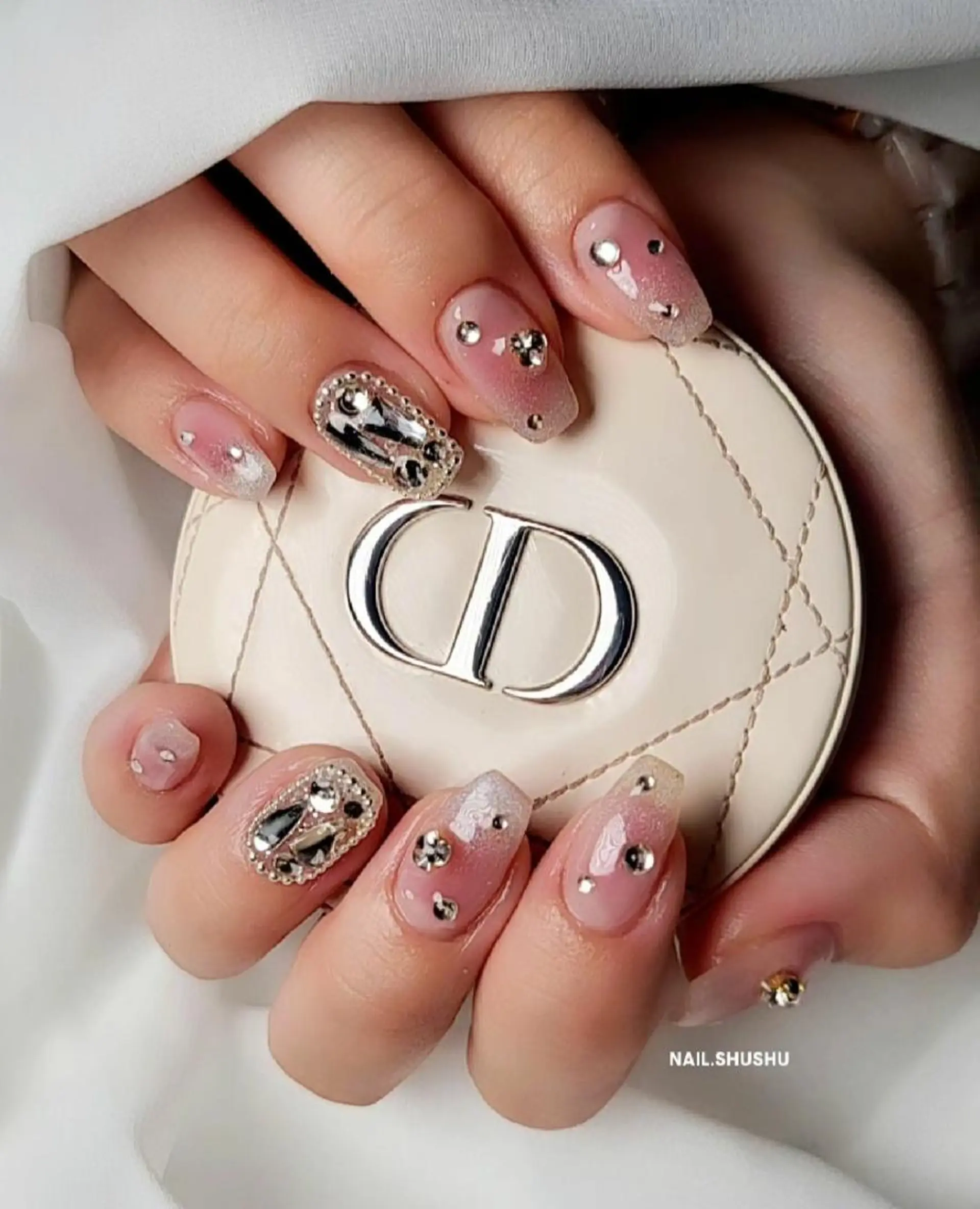 ネイル 持ち込み ニュアンスネイル ワンカラーネイル シンプルネイル 夏ネイル 3dパーツ/流行り 👧shushu❤️のネイルデザイン