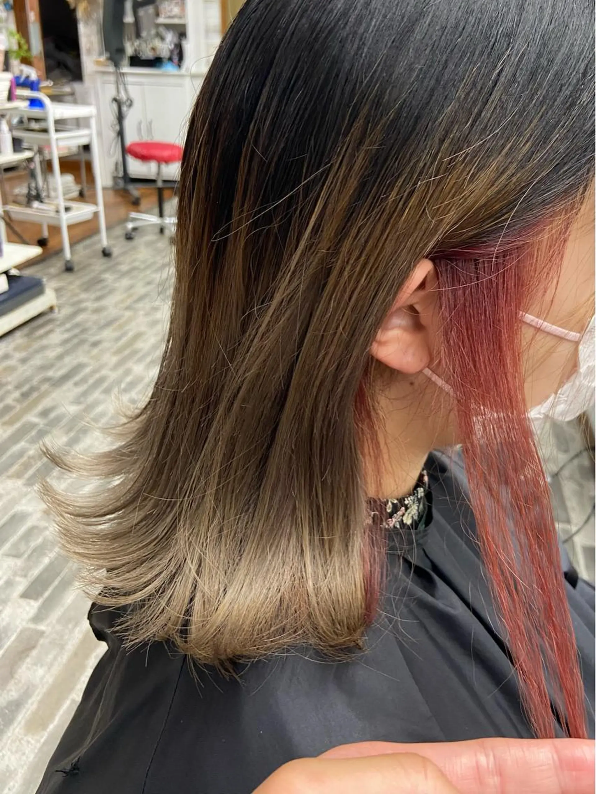 ミディアム カラー イヤリングカラー グラデーションカラー カット ヘアカラー トリートメント 大坪 拓斗のヘアスタイル