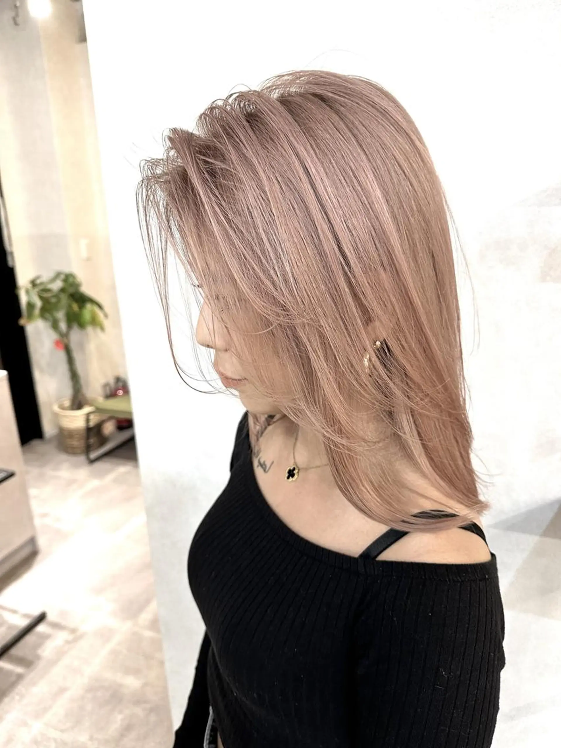 ミディアム カラー ヘアアレンジ ハイトーン カラーのヘアスタイル