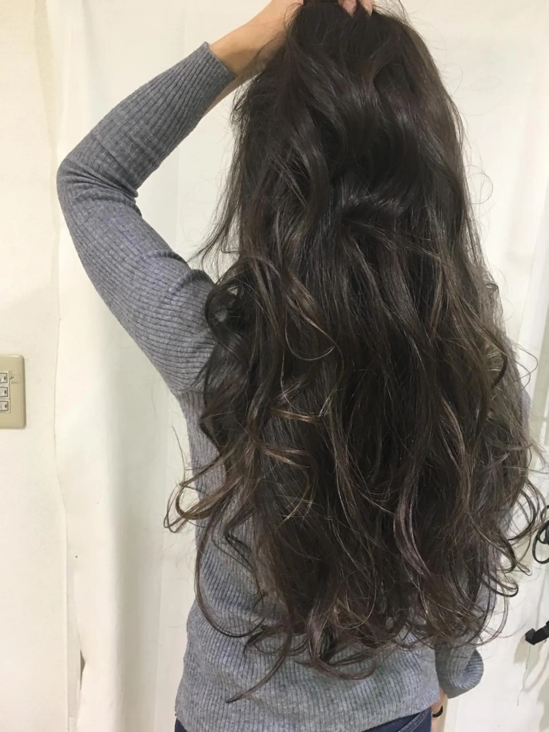 ロング カラー ヘアアレンジ アッシュ アッシュグレー ブラウンカラー 透明感カラー ヘアカラー きむえり/髪質改善 /うねり広がり改善のヘアスタイル