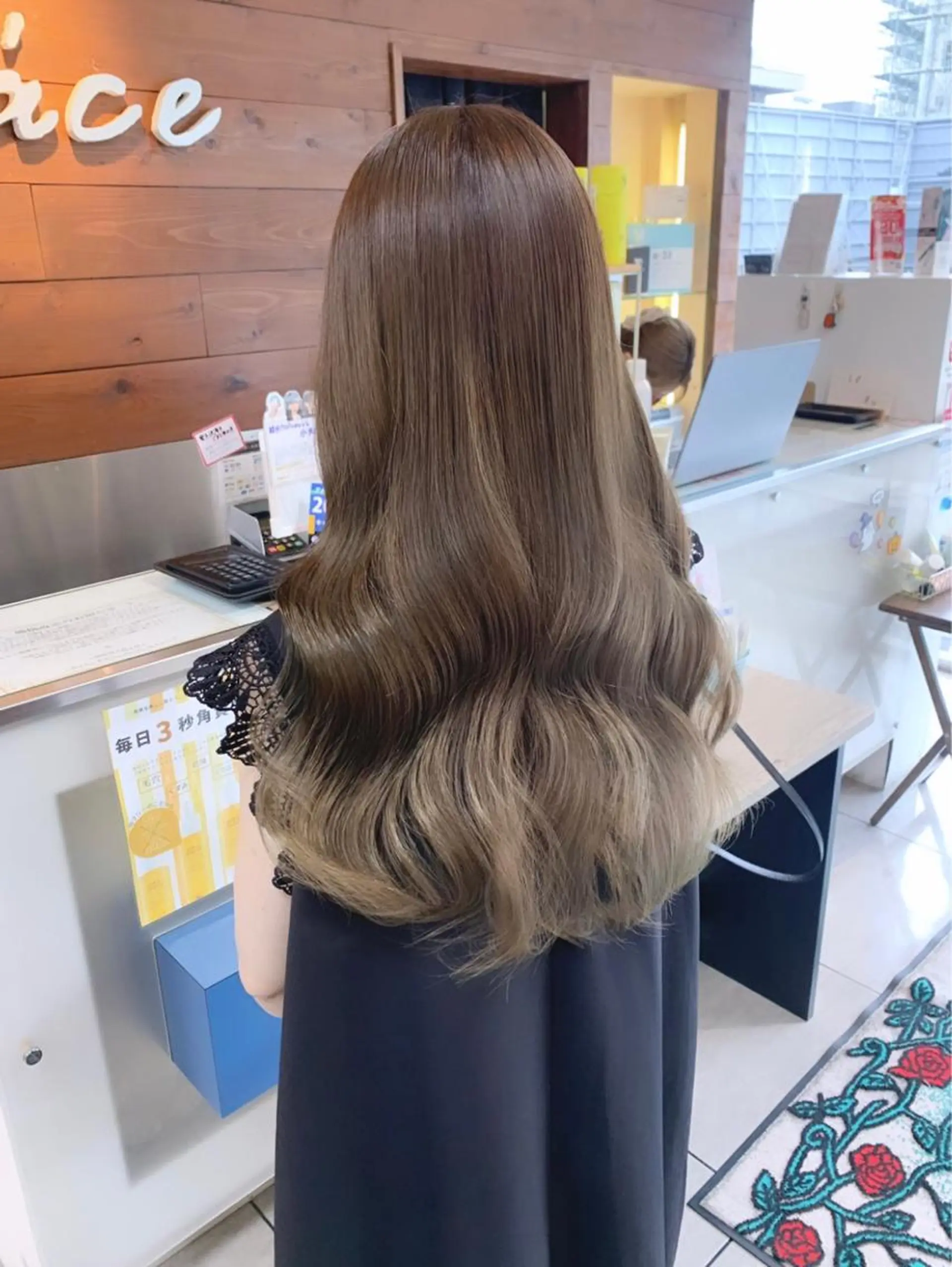 ロング ヘアカラー 🫧艶髪カラー🫧 森本くるみのヘアスタイル