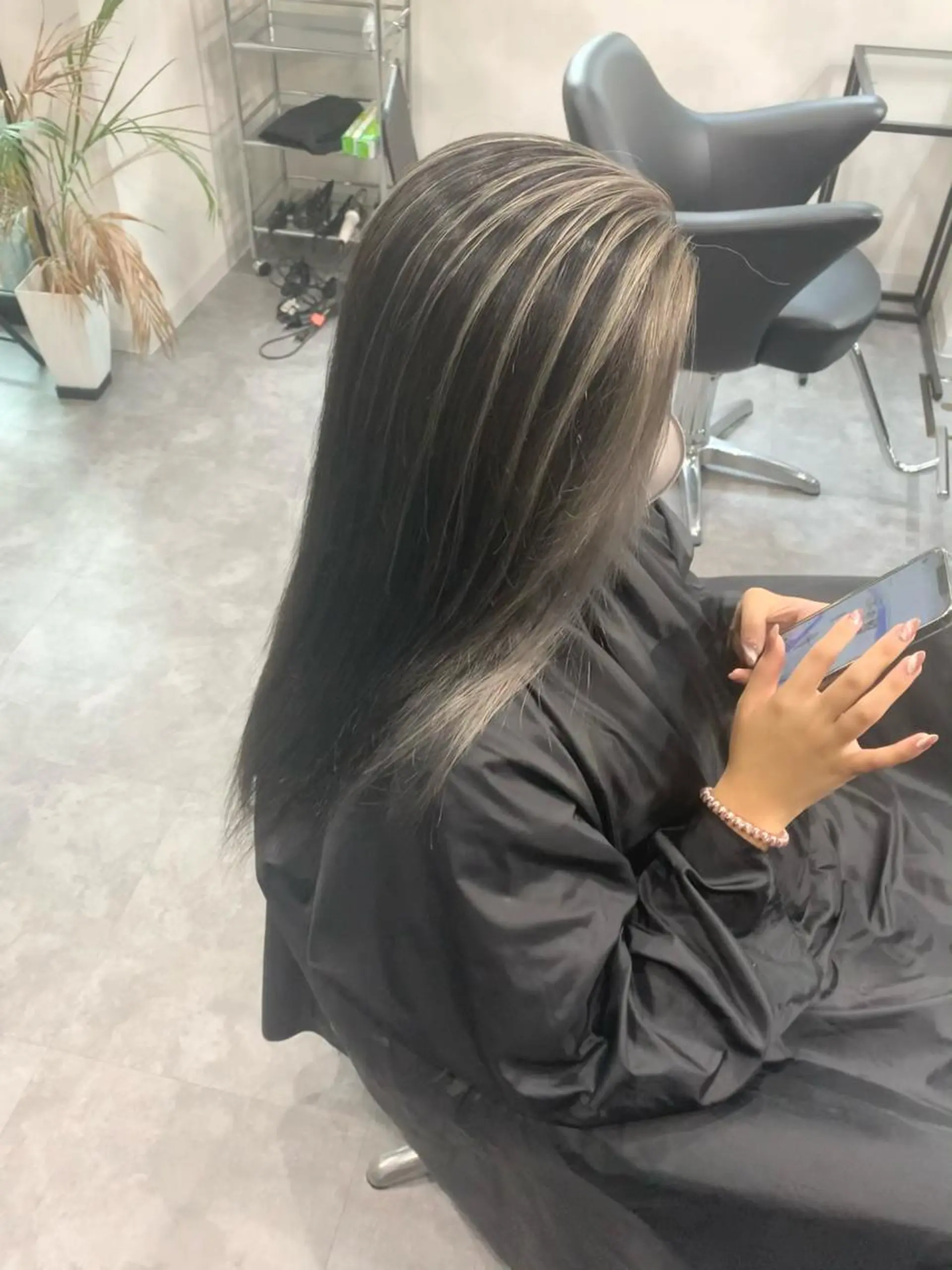 ロング カラー Still所属・タニ ユウのヘアスタイル