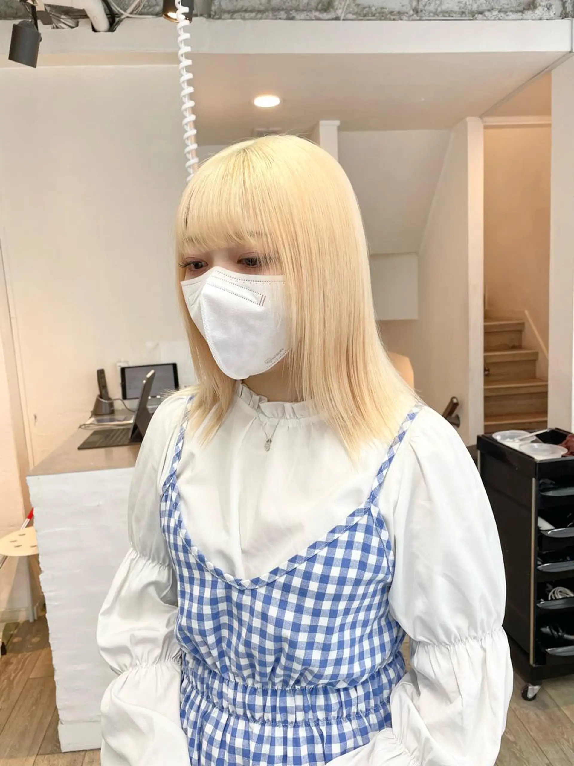 ミディアム カラー ブロンド ホワイトブロンド ヘアカラー トリートメント ヘアセット ハイトーン×レイヤー ／遠藤将太のヘアスタイル