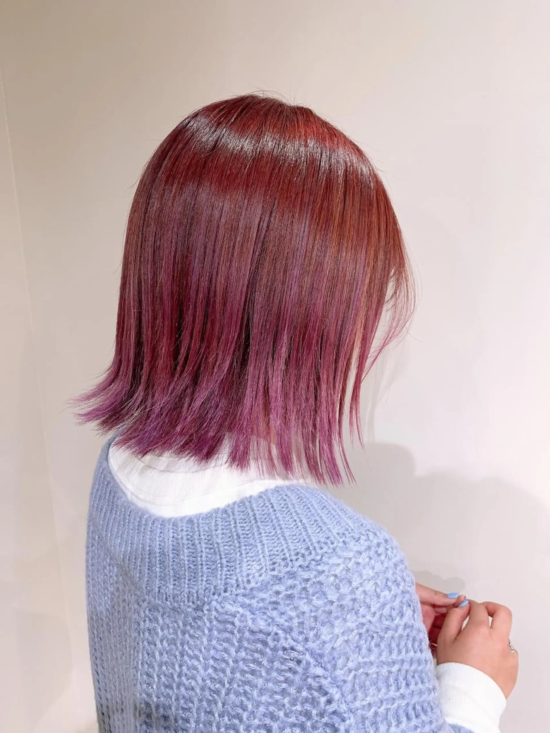 ショート カラー ムラ修正.ホワイト エクステ🤍アミルのヘアスタイル