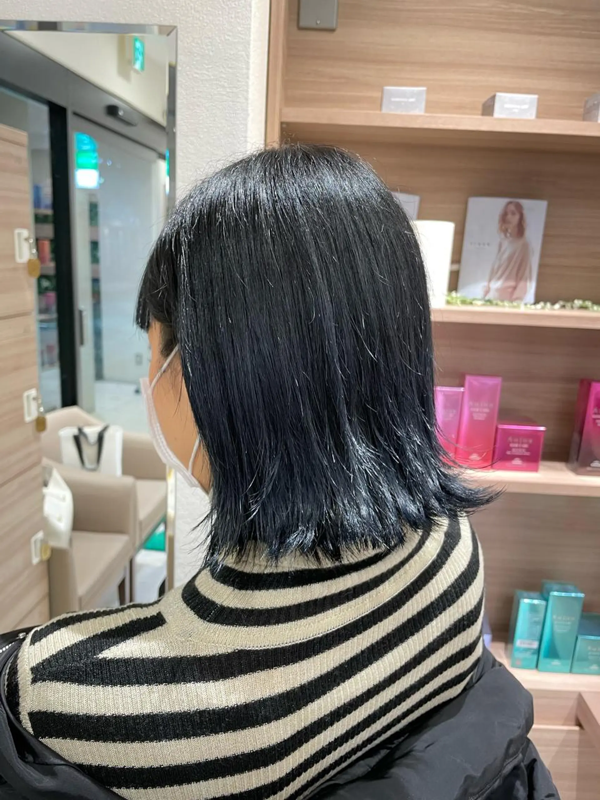 ミディアム カラー 黒髪 ブルーカラー ブルーブラック ✨武内凌太✨ 複雑履歴/ムラ修正のヘアスタイル