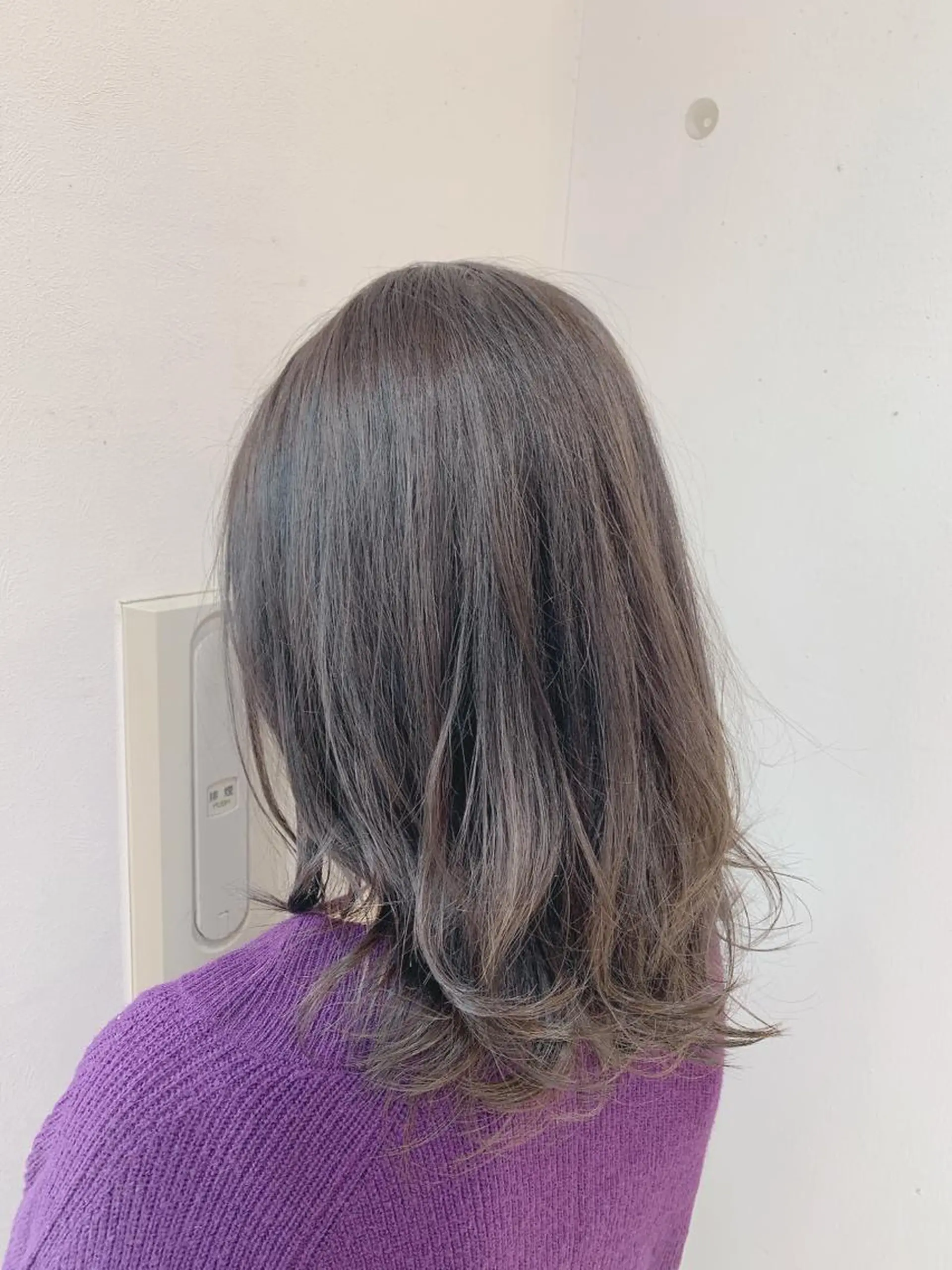 ミディアム カラー 白髪ぼかしハイライト 柳川拓哉のヘアスタイル