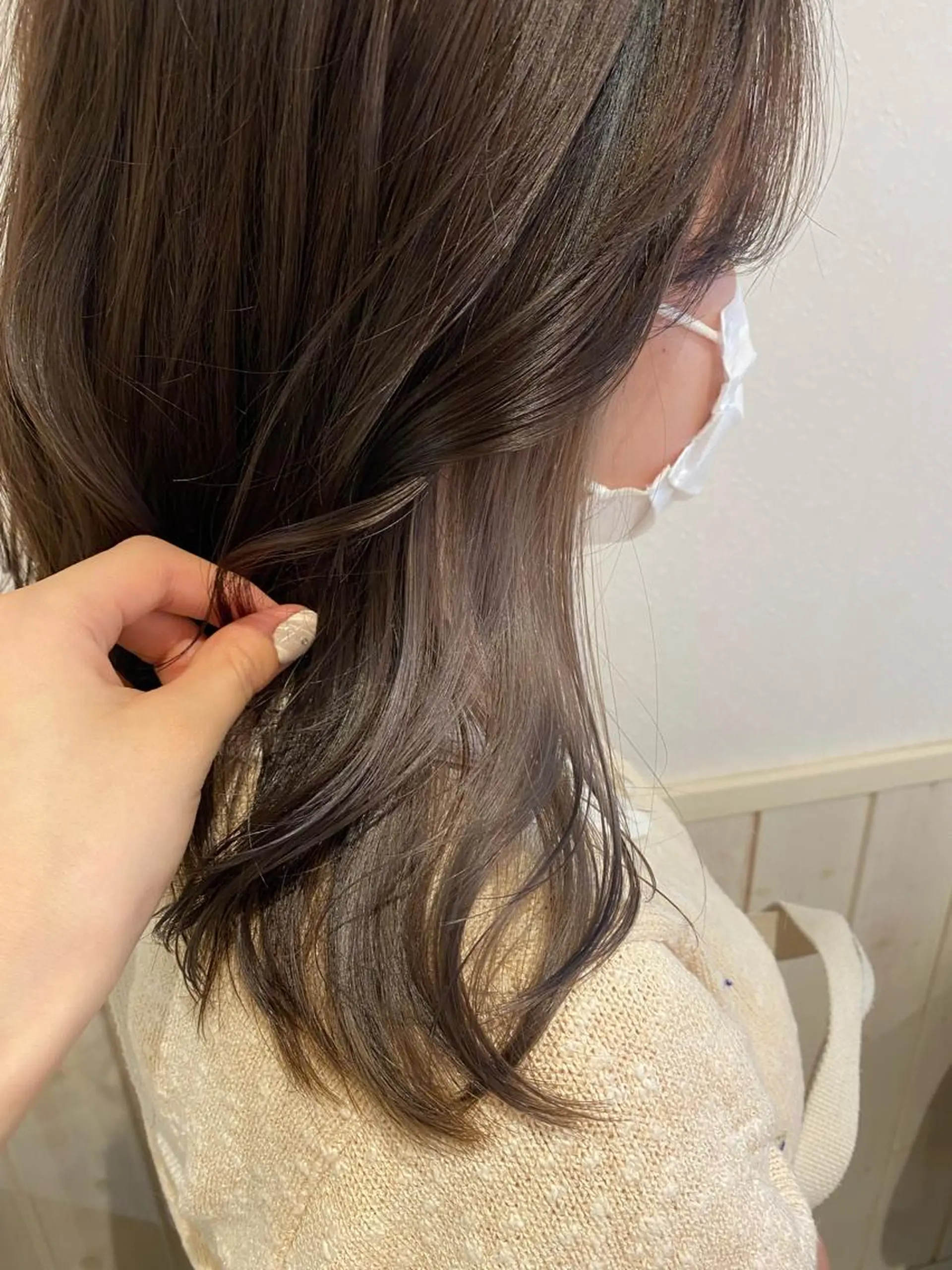 セミロング カラー ヘアカラー 宮内 真乃のヘアスタイル
