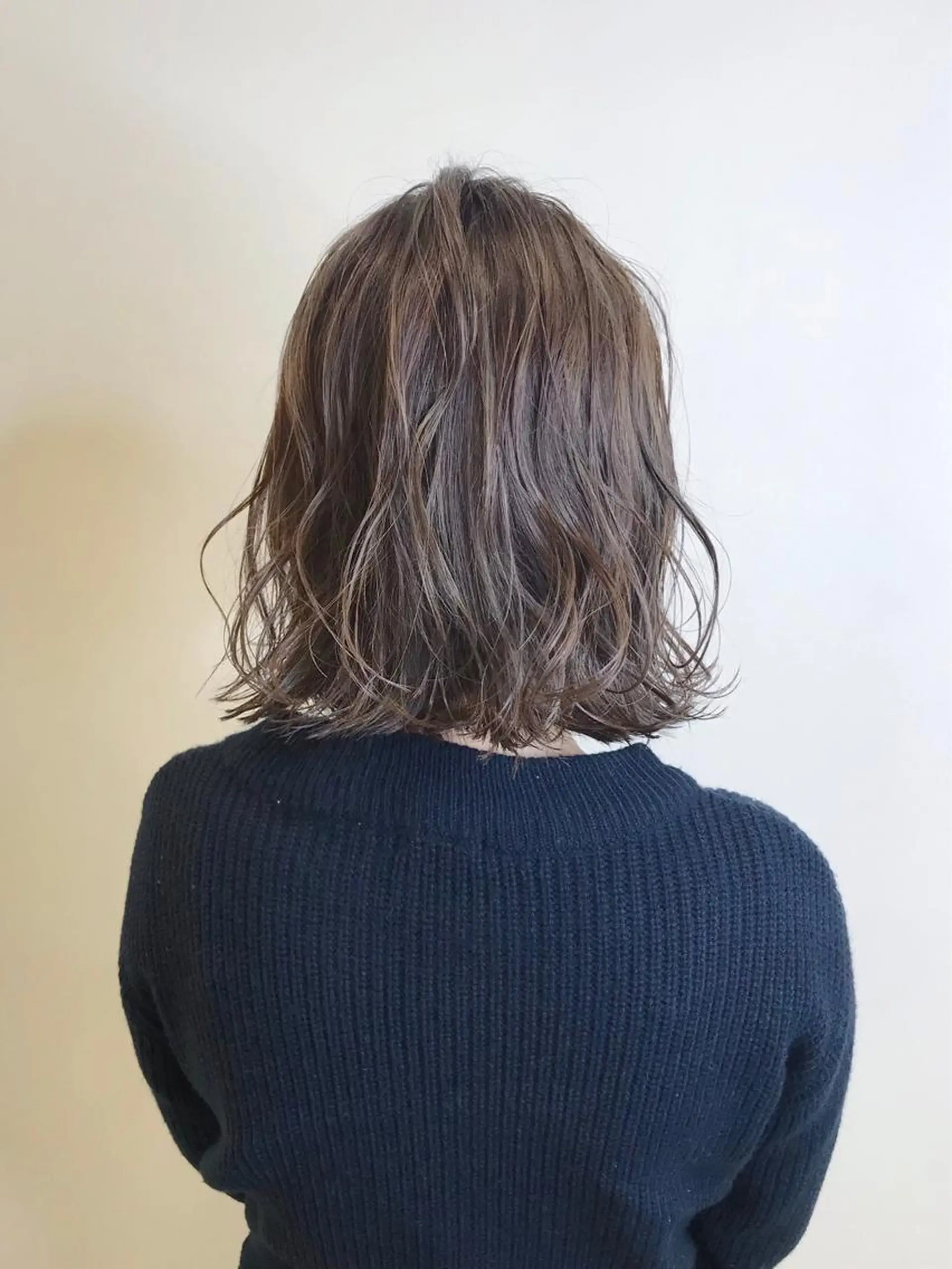 ショート カラー 切りっぱなしボブ アッシュ ベージュカラー ハイライトカラー ボブ カット ヘアカラー ボブ・レイヤーカット 吉敷航一のヘアスタイル