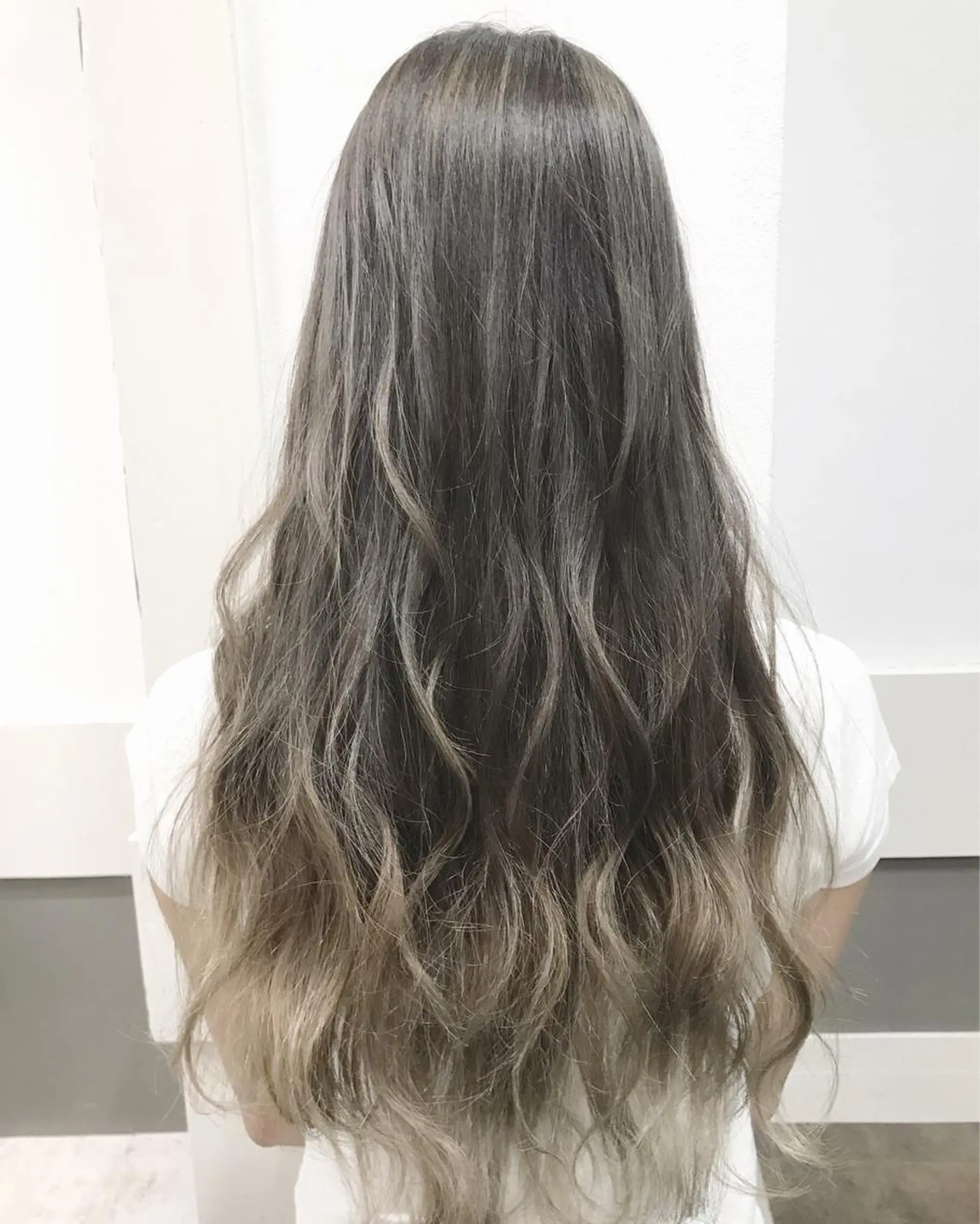 ロング カラー ヘアアレンジ ベージュカラー グラデーションカラー GiseL天神カラー 髪質改善/ブリーチのヘアスタイル