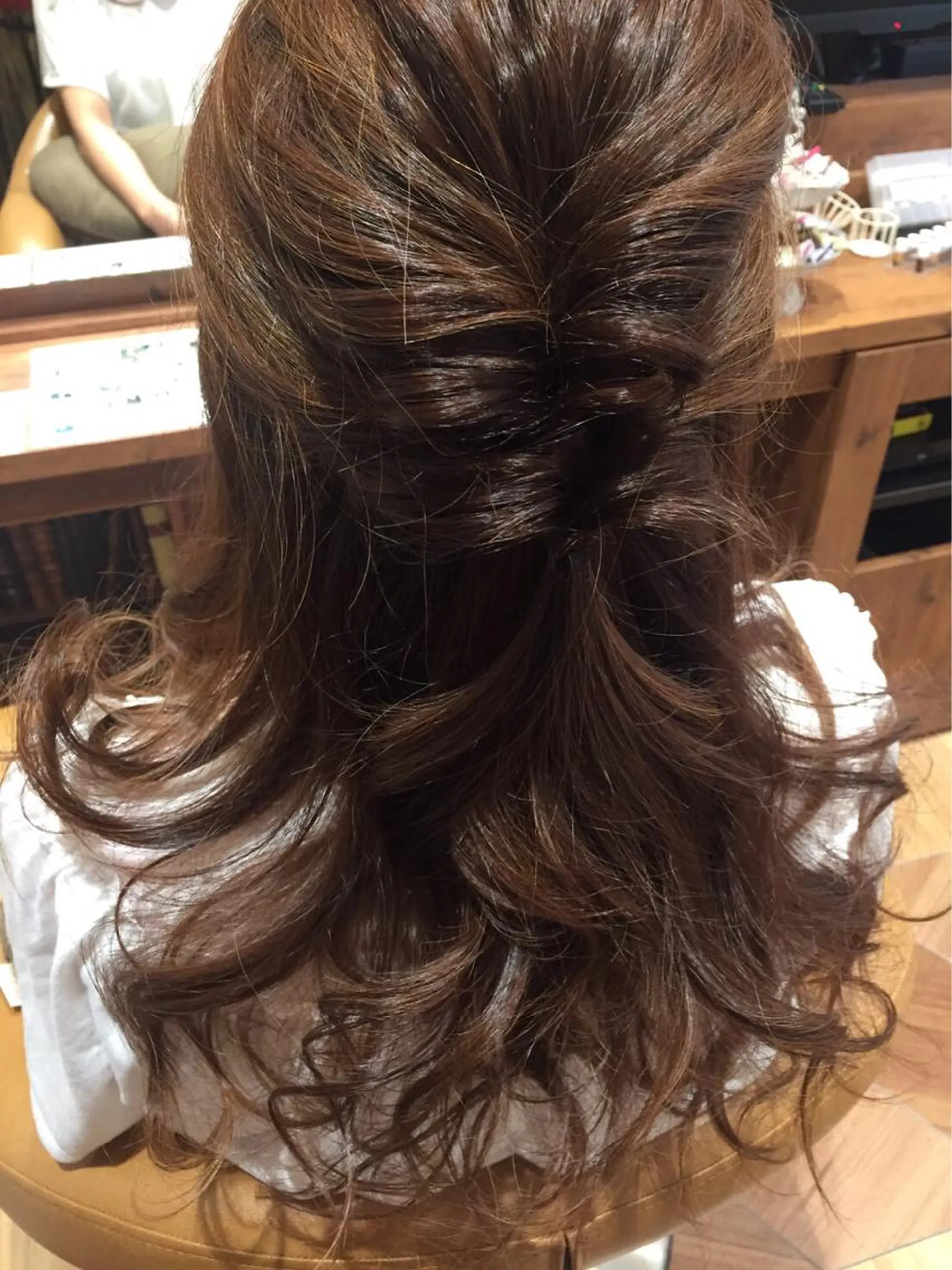 ミディアム セミロング ロング カラー ヘアアレンジ ブラウンカラー チョコレートブラウン 髙尾 綺女のマツエク・マツパデザイン