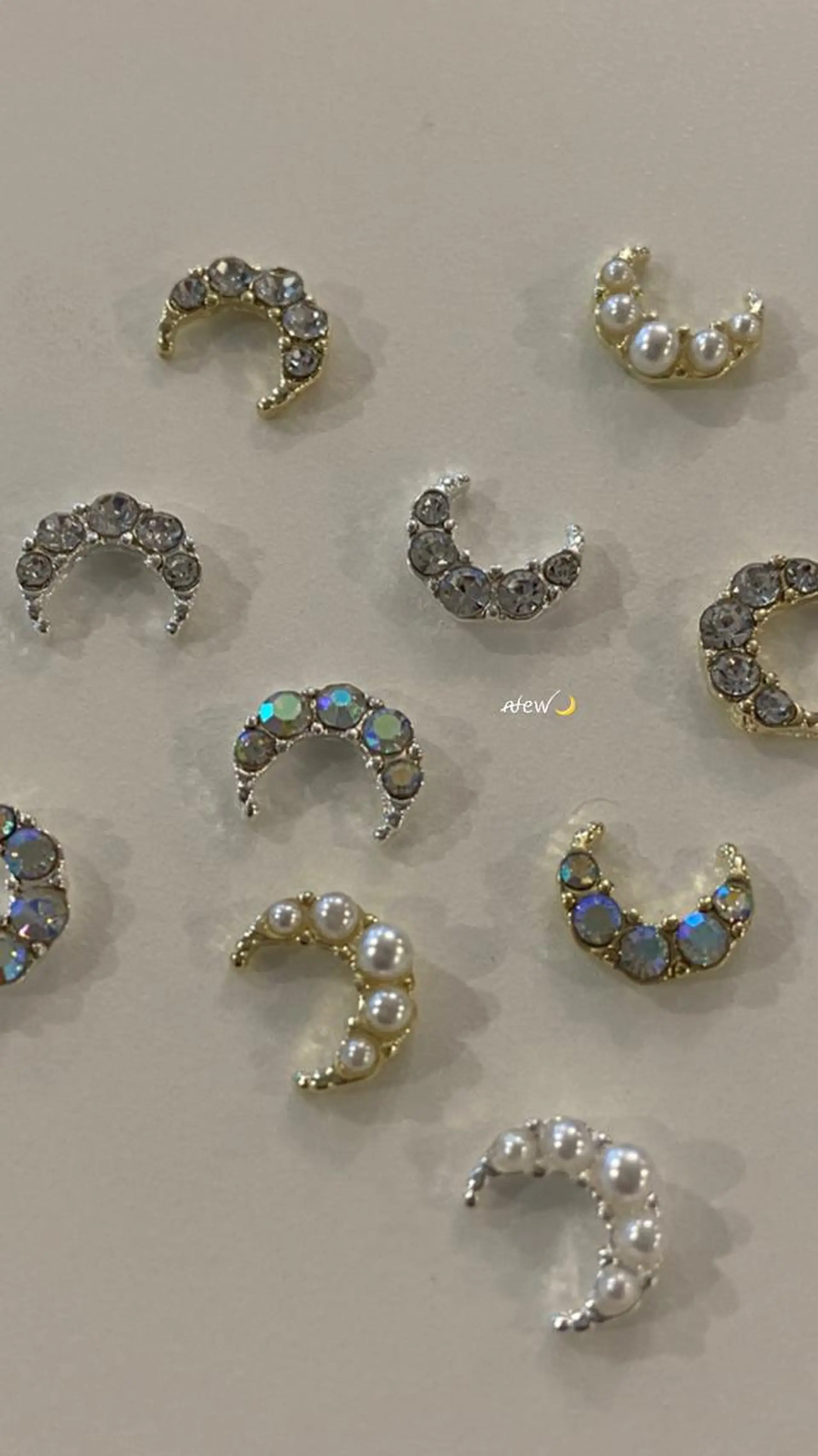 ネイル ストーンネイル 🧸熊谷 かほ🧸のネイルデザイン