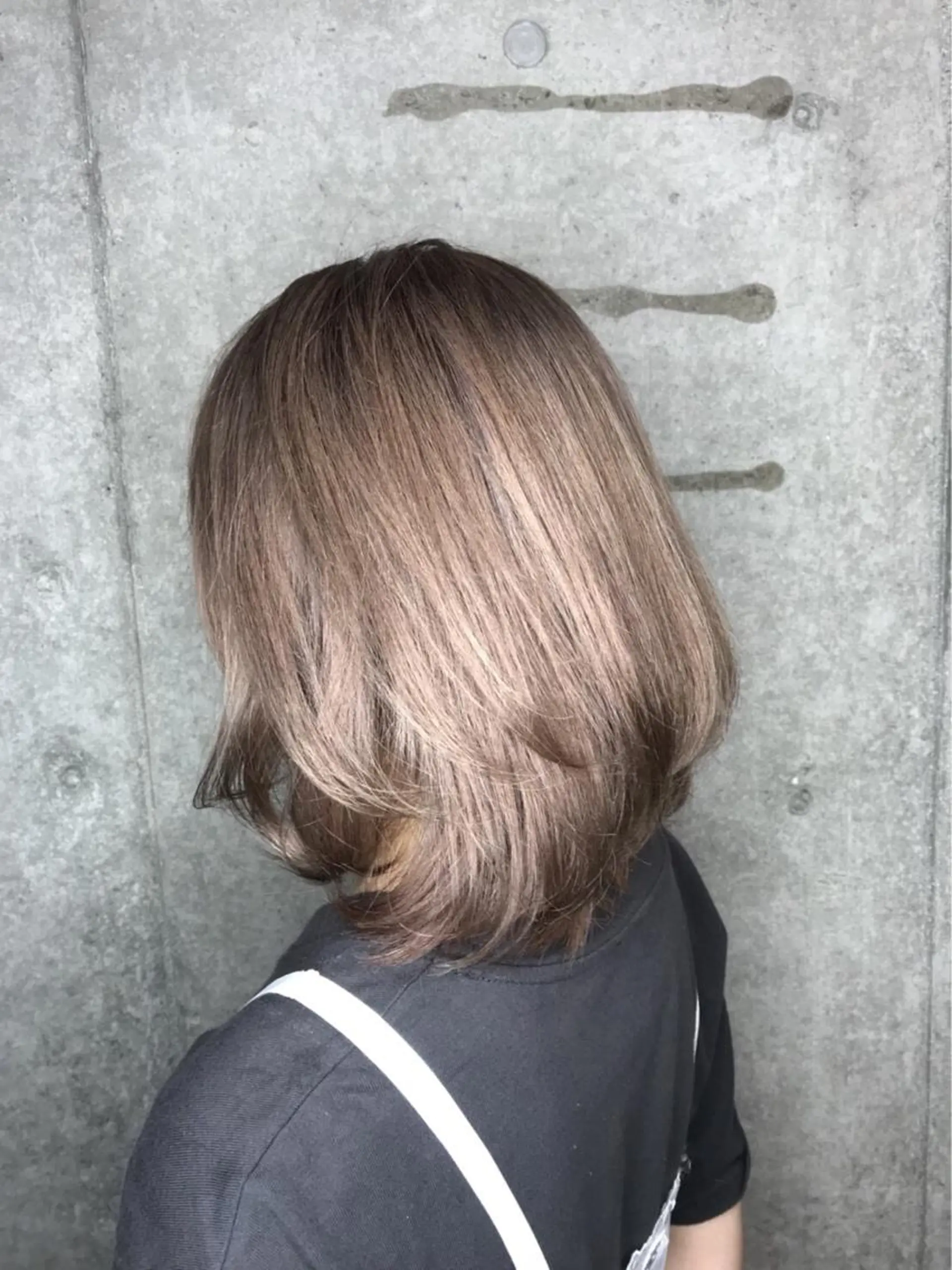 ミディアム カラー ハイトーンカラー 鷺谷 玲奈のヘアスタイル