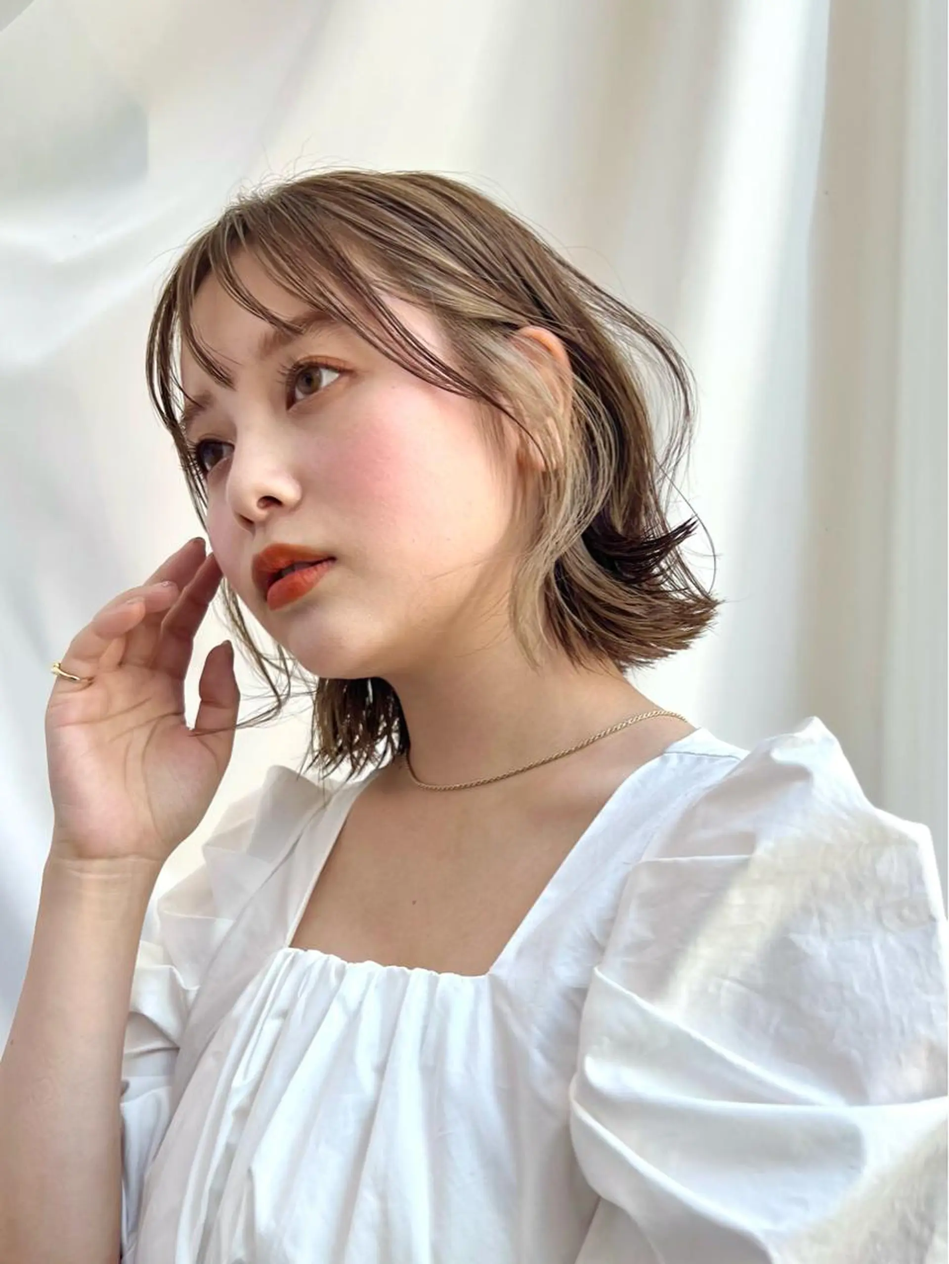 ミディアム カラー ベージュカラー 透明感カラー グレージュ ボブ カット ヘアカラー トリートメント レイヤー専門家 ダブルカラー修のヘアスタイル