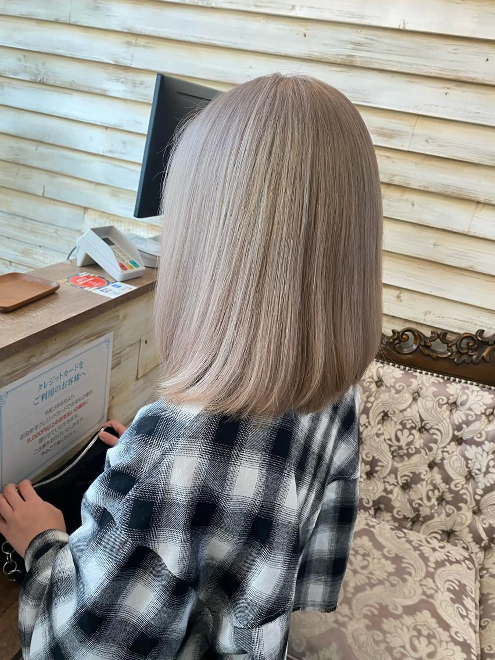 セミロング カラー ベージュカラー ホワイトベージュ ヘアカラー オーナースタイリスト 奈須雄紀のヘアスタイル