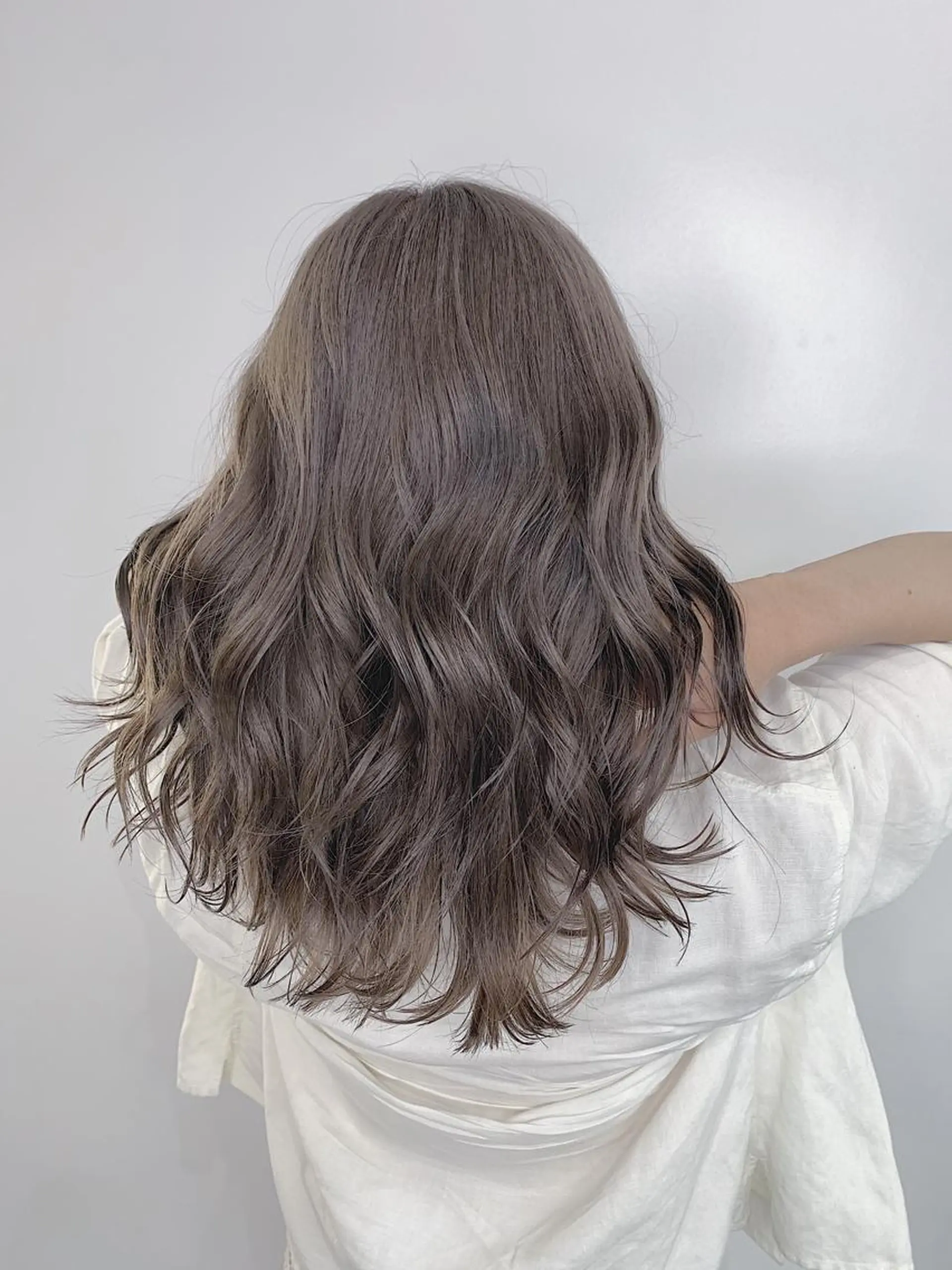 セミロング カラー ヘアアレンジ セミロングパーマ アディクシーカラー ベージュカラー グレージュ ハイライトカラー ヘアカラー トリートメント ヘッドスパ ヘアセット レイヤーカット/艶髪 🎀笠原 優花🎀のヘアスタイル