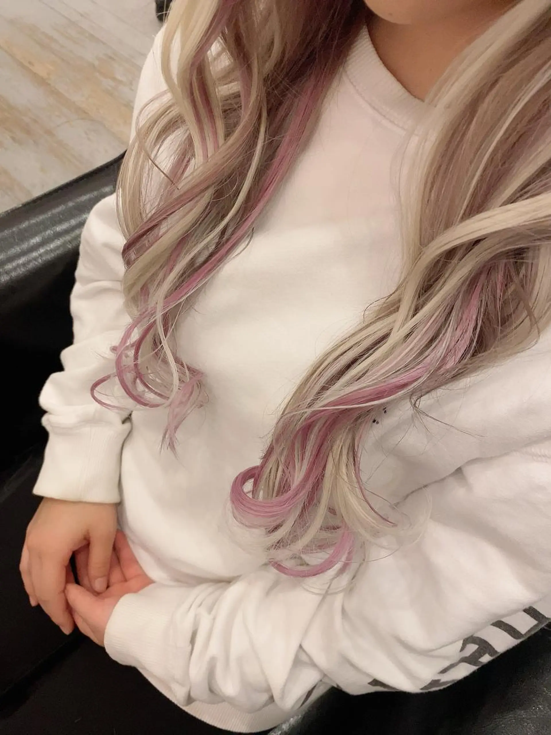 ロング カラー ケアブリーチ&シール エクステの店和田翔莉のヘアスタイル