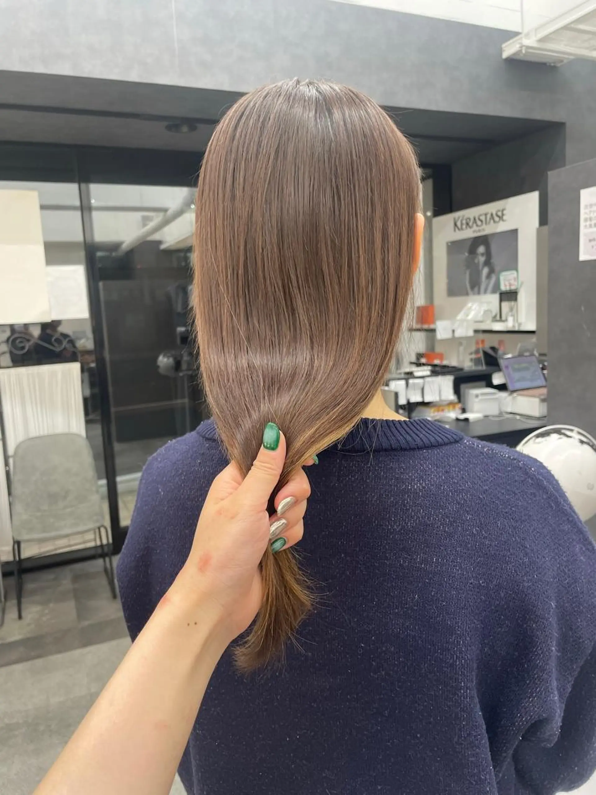 セミロング カラー ヘアアレンジ 髪質改善 トリートメント 青髪特化🩵 ダブルカラーのヘアスタイル
