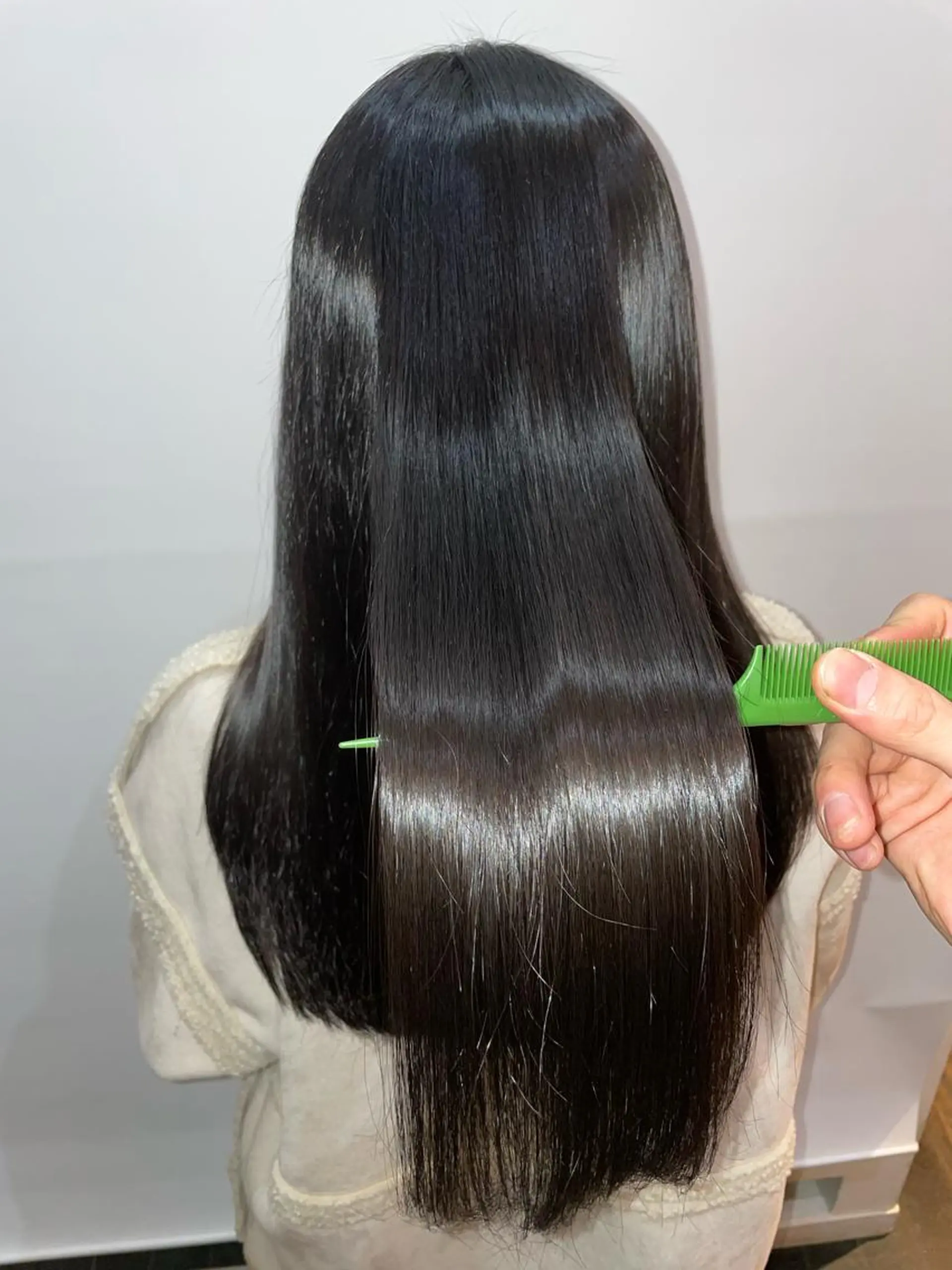 ミディアム カラー パーマ ヘアアレンジ メンズ キッズ ネイル マツエク・マツパ アイブロウ ショートボブ ミディアムパーマ メンズブリーチ メンズパーマ ブリーチ 高山🐬髪質改善 池袋で縮毛矯正のヘアスタイル