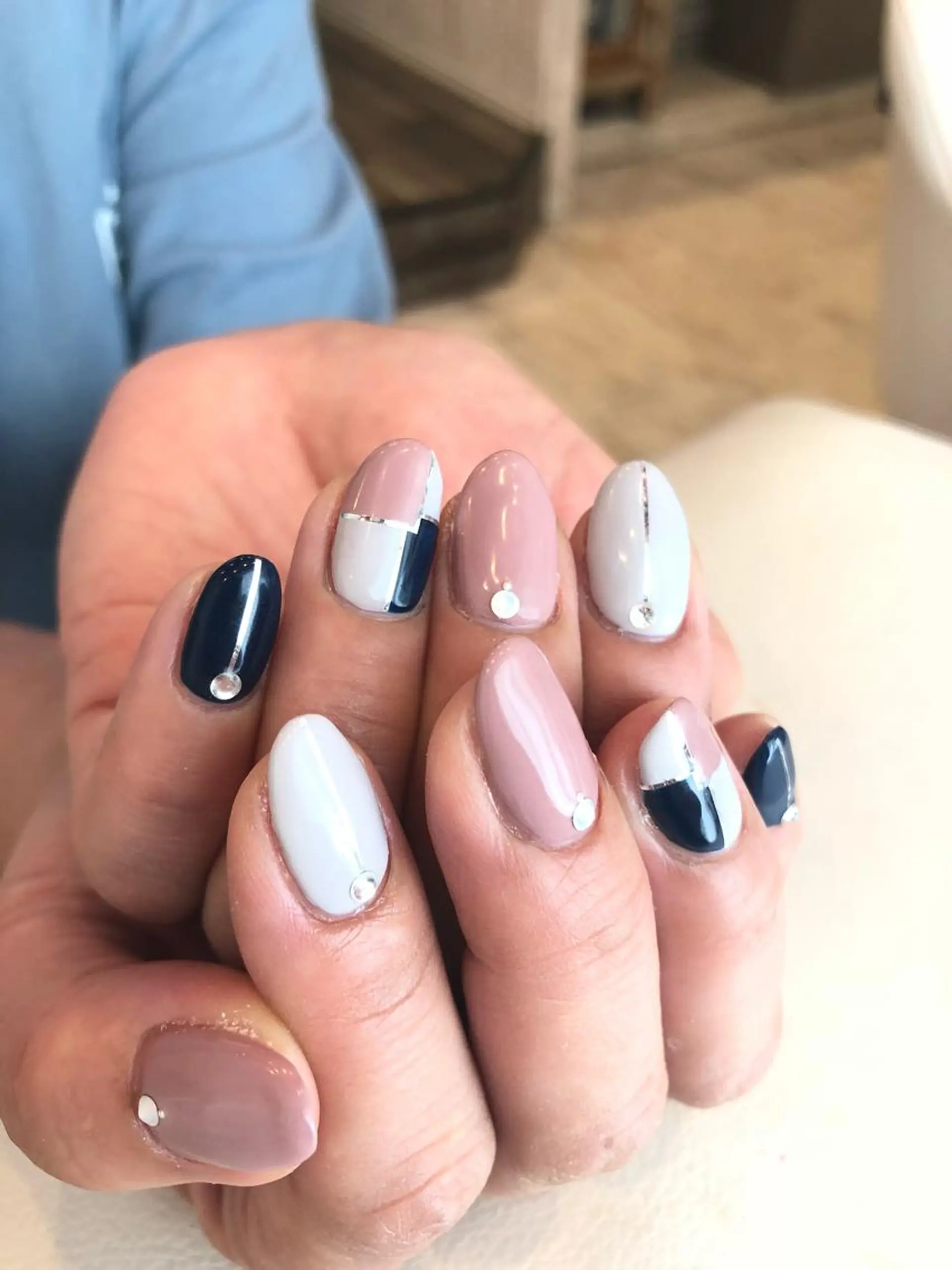 ネイル 【デザイナー】田中 美生のヘアスタイル