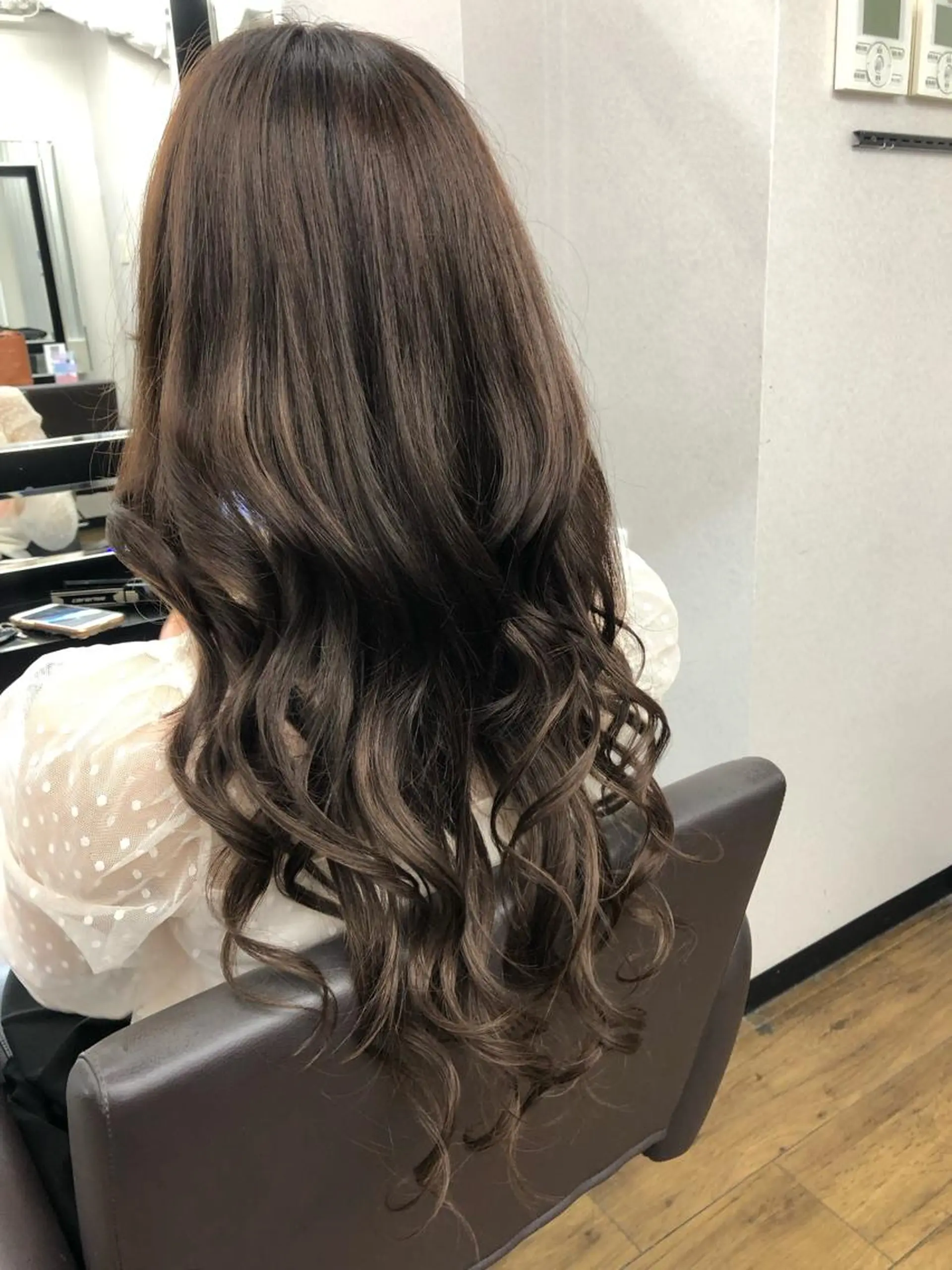 ロング カラー ヘアアレンジ シールエクステ アッシュ アッシュブラウン バレイヤージュ ブラウンカラー レイヤー/エクステ alpha下妻のヘアスタイル