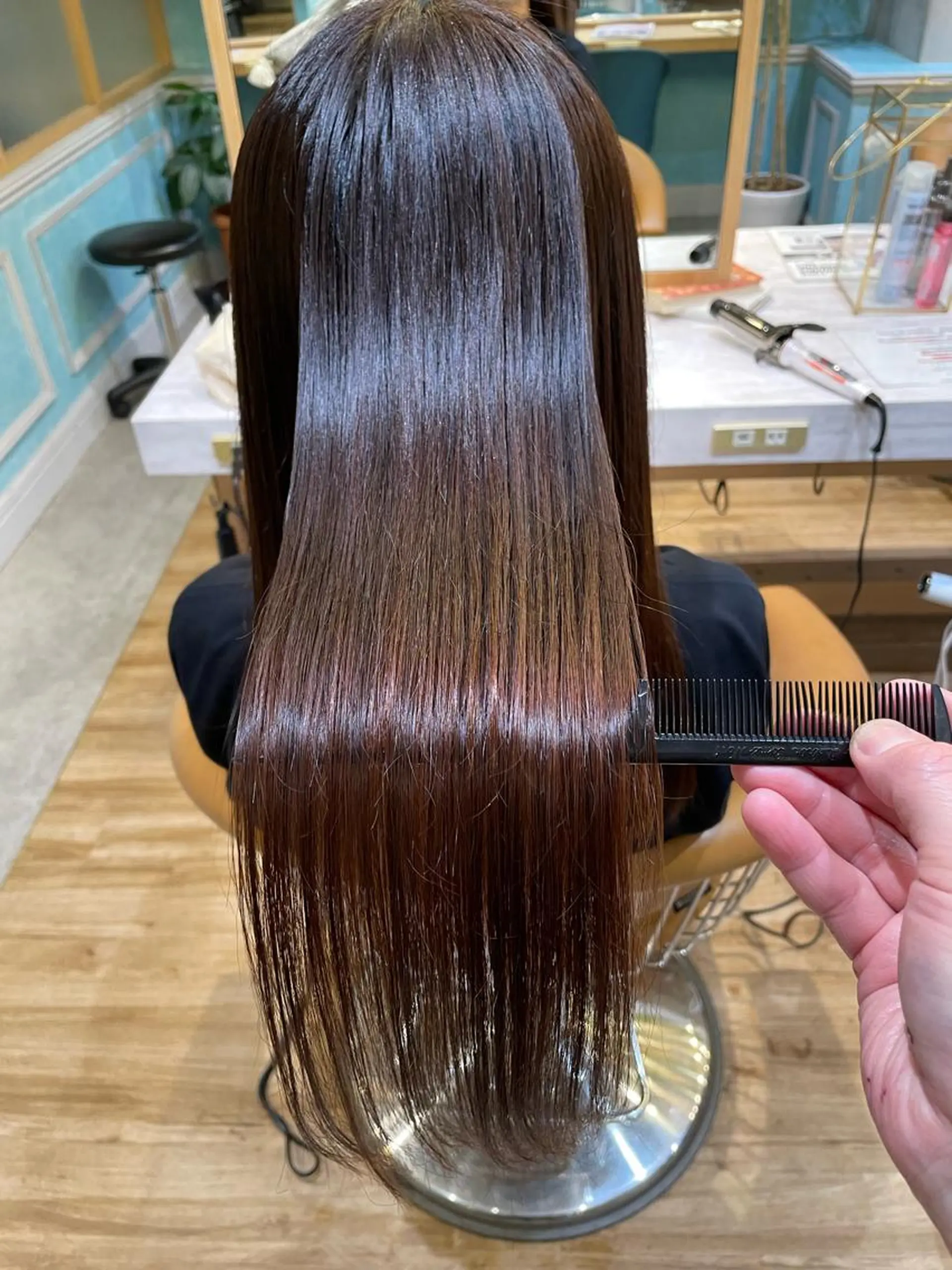 セミロング カット ヘアカラー 縮毛矯正 トリートメント 山本翔一郎 韓国顔周りレイヤーのヘアスタイル