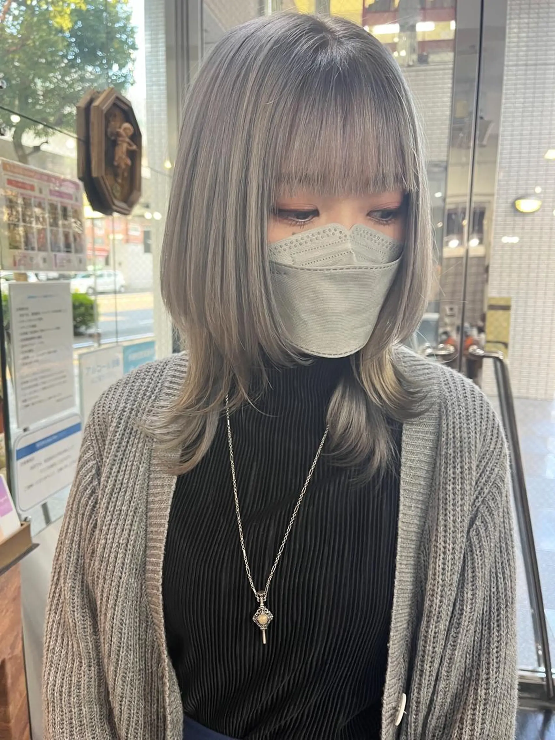 ミディアム カラー ヘアカラー モモカ/ハイトーン /バレイヤージュのヘアスタイル