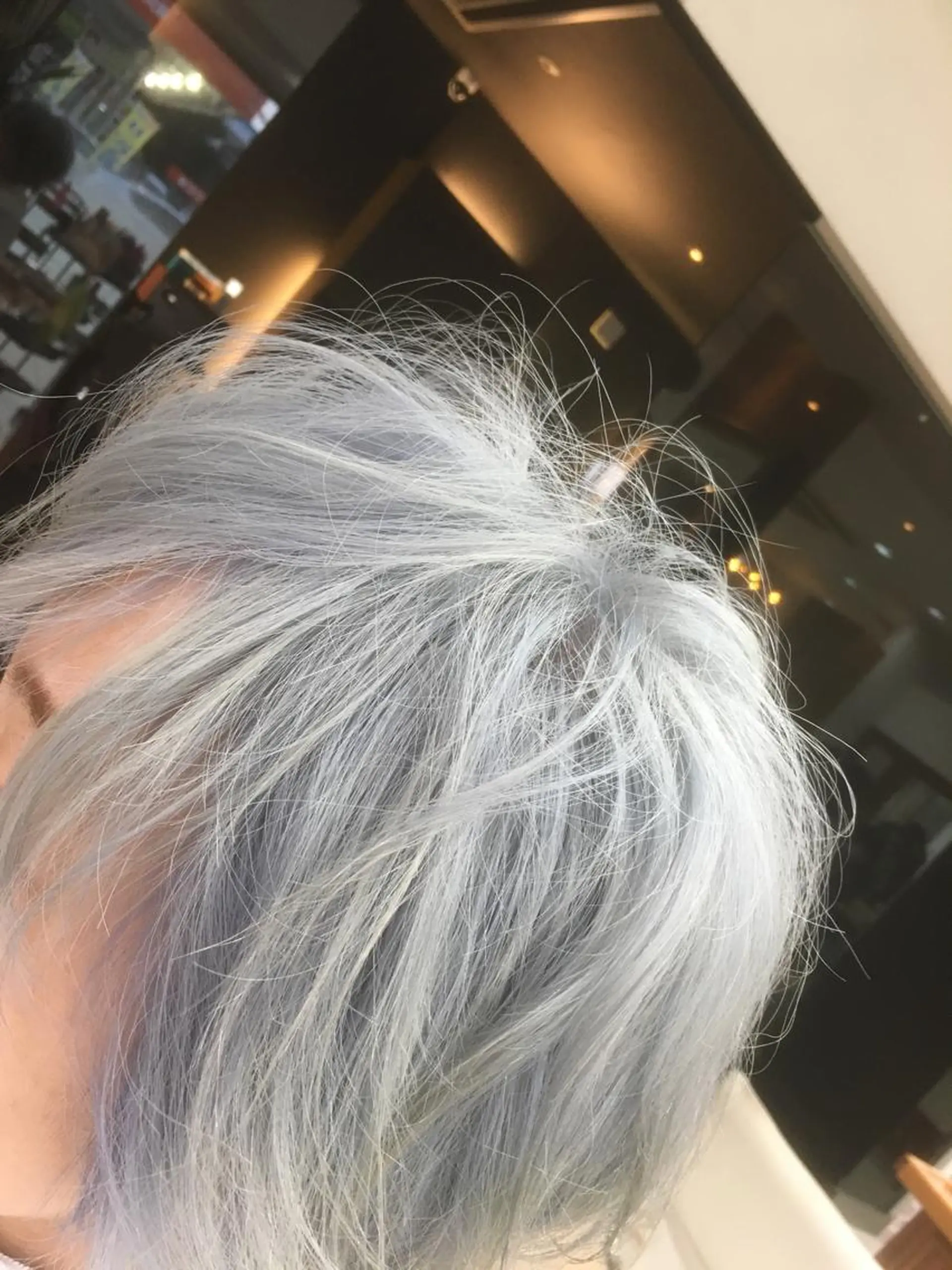 ショート カラー 白髪ぼかしハイライト 柳川拓哉のヘアスタイル