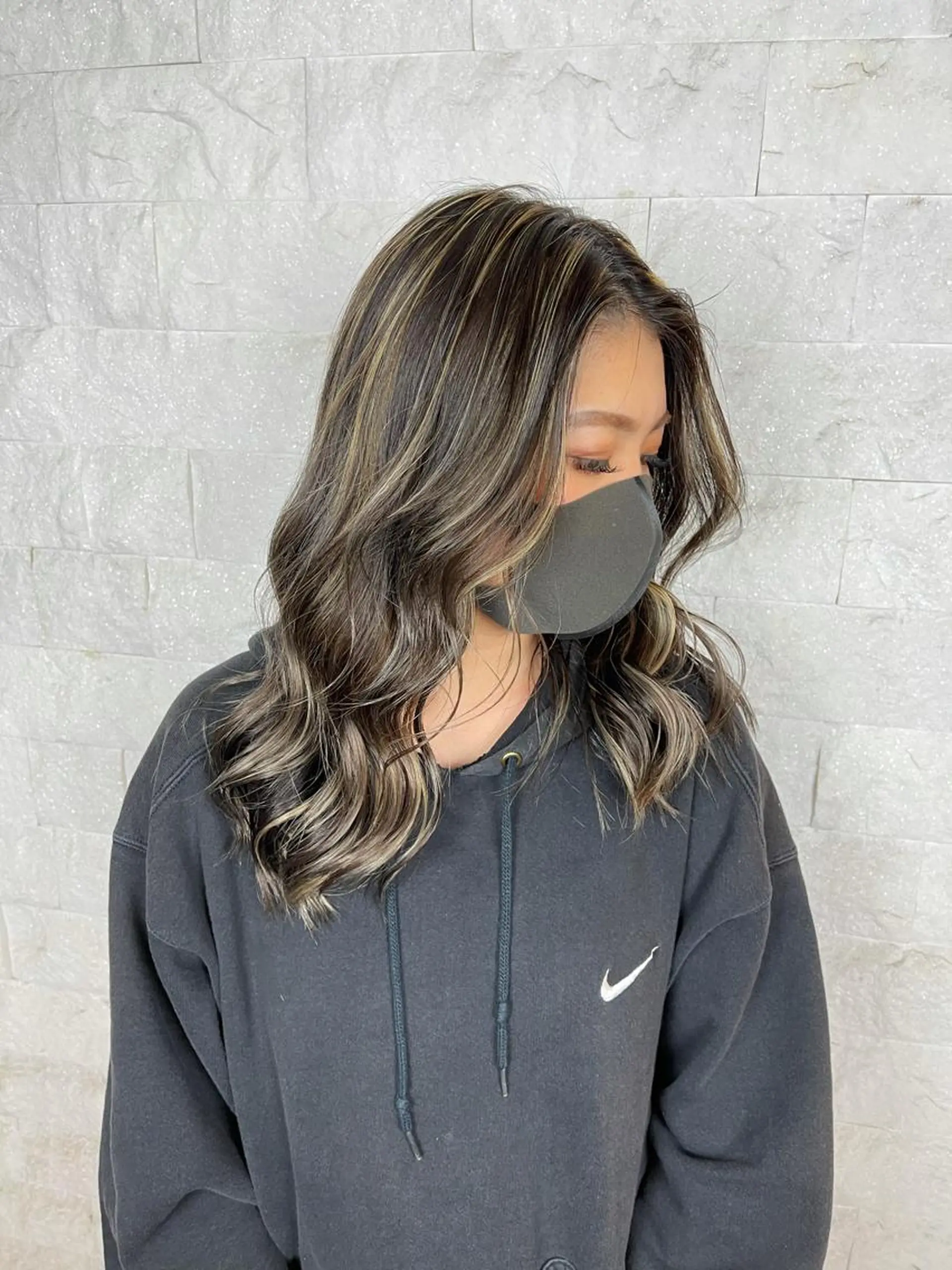 ミディアム ヘアカラー 圧倒的美髪ストレート ツダケイタロウのヘアスタイル