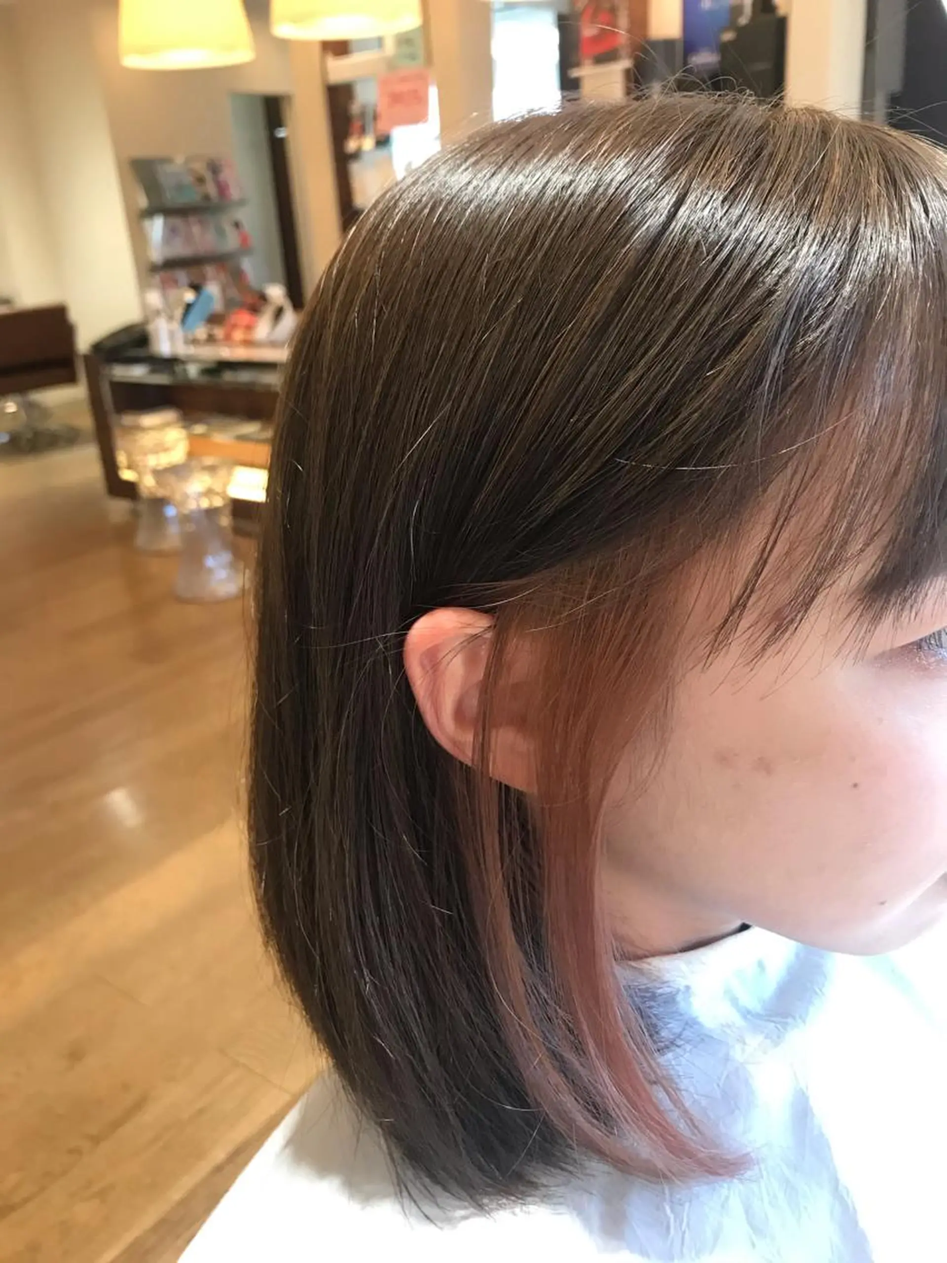 カラー ブリーチ インナーカラー ピンクカラー 山本 大智のヘアスタイル