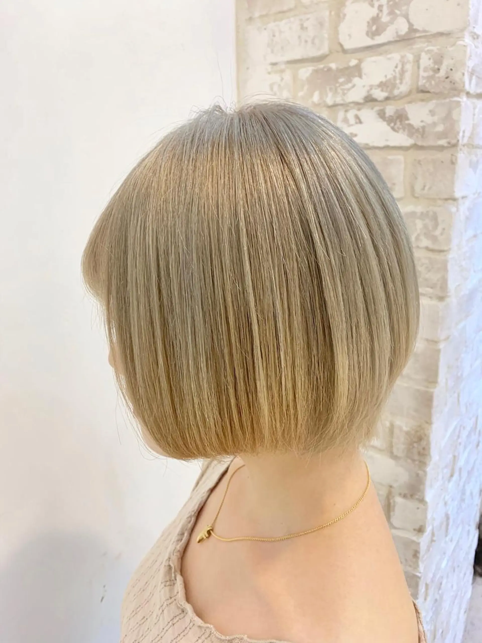 ショート ✨ハイトーン✨艶髪 ✨髪質改善✨和田のヘアスタイル