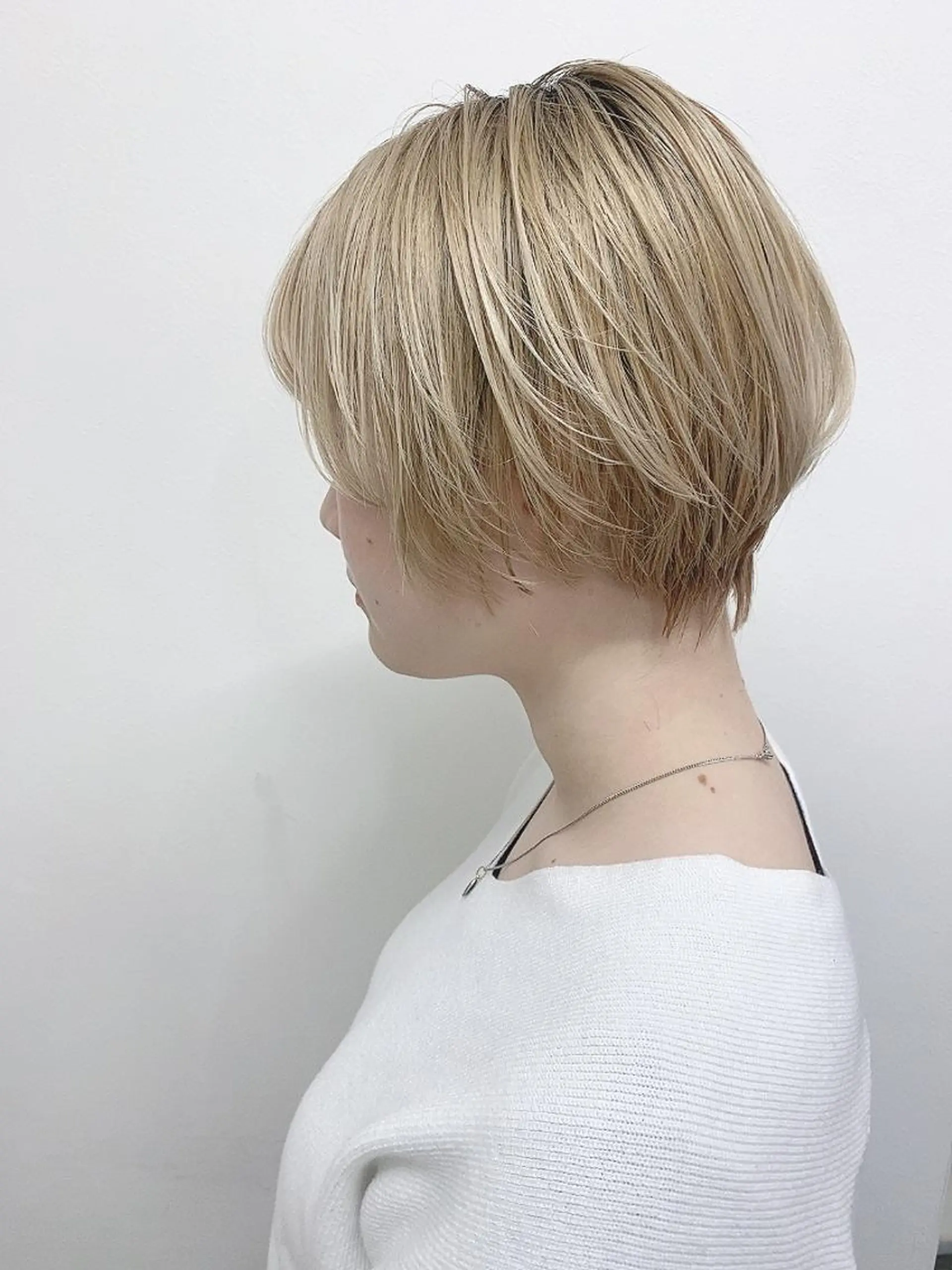 ショート カラー 肌に馴染む暗髪 梅田・増田のヘアスタイル