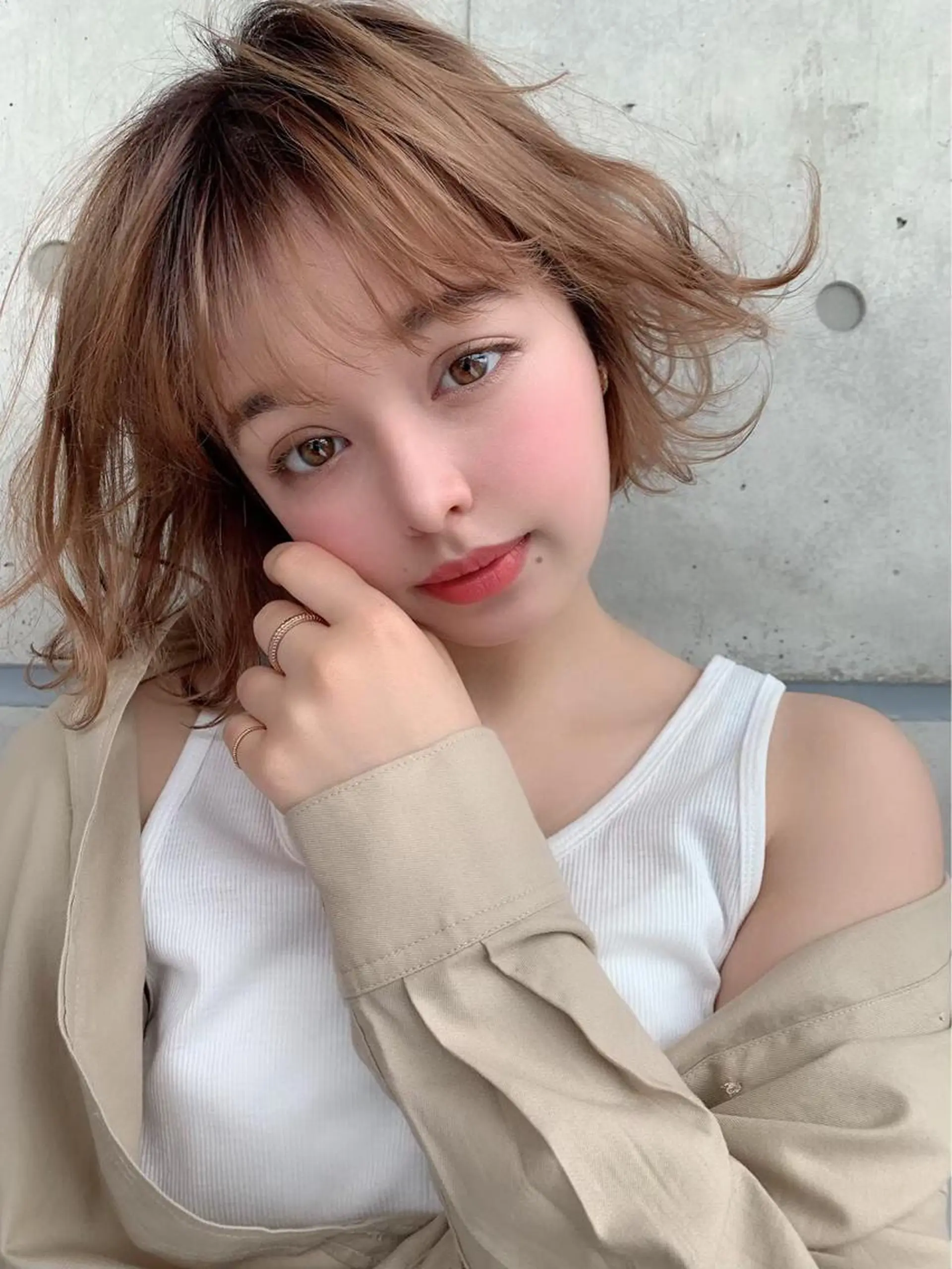 ショート カラー レイヤーカット 透明感カラーのヘアスタイル