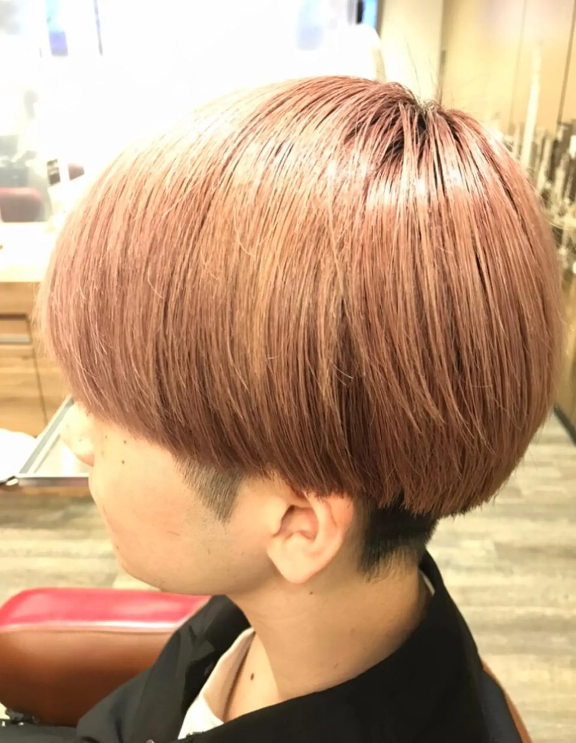 ショート カラー メンズ マッシュ 刈り上げ 柳澤 和也のヘアスタイル