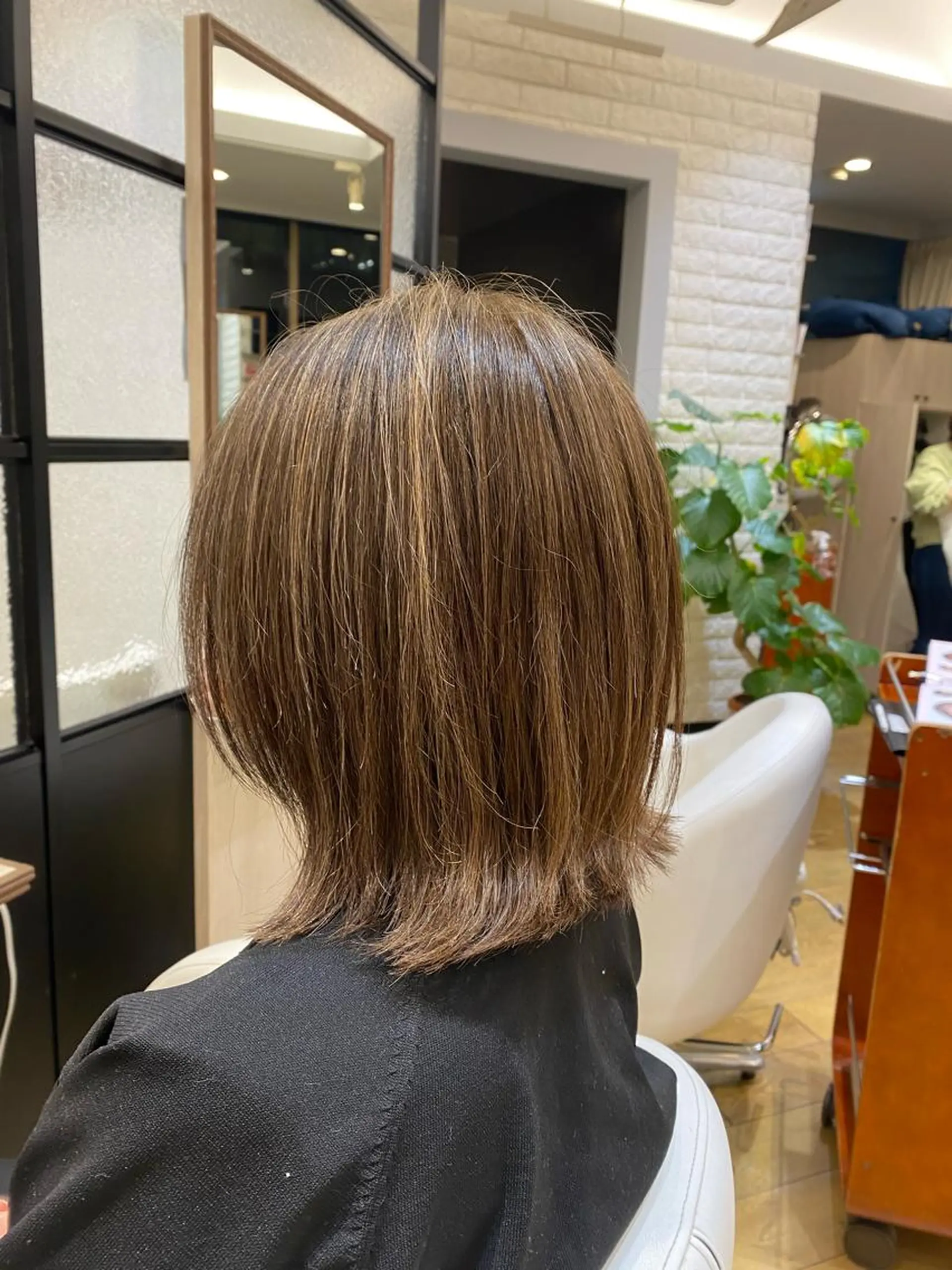 ミディアム カラー ハイライトカラー ハイライト カット ヘアカラー トリートメント 透明感カラー 大貫怜司のヘアスタイル