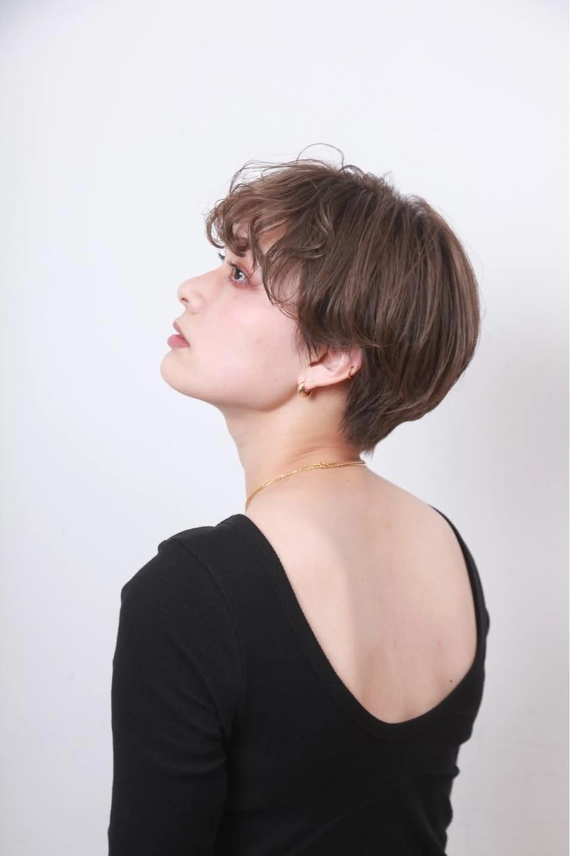ショート アッシュ 小玉 杏華のヘアスタイル