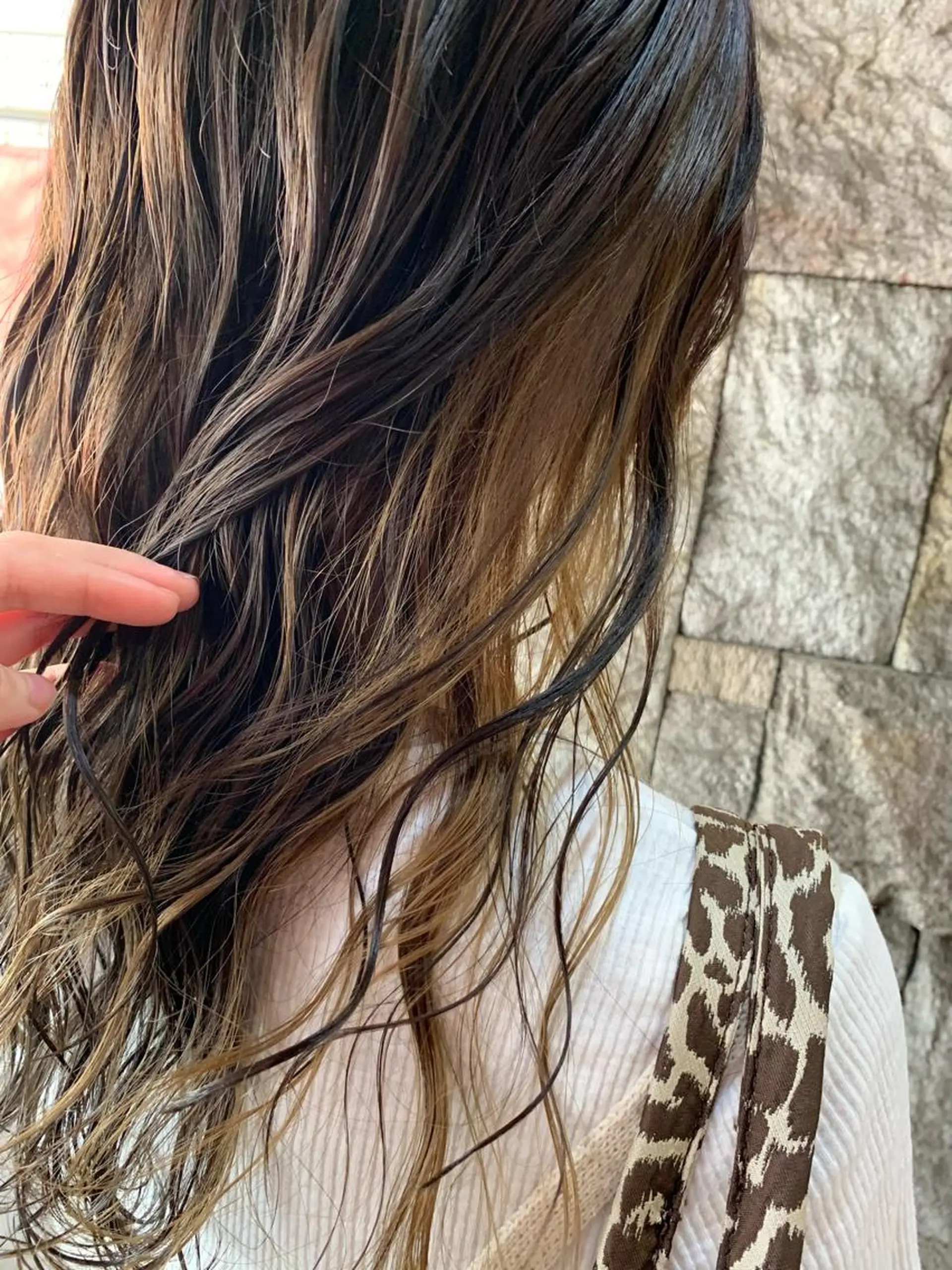 ロング カラー 蓮見  友里のヘアスタイル